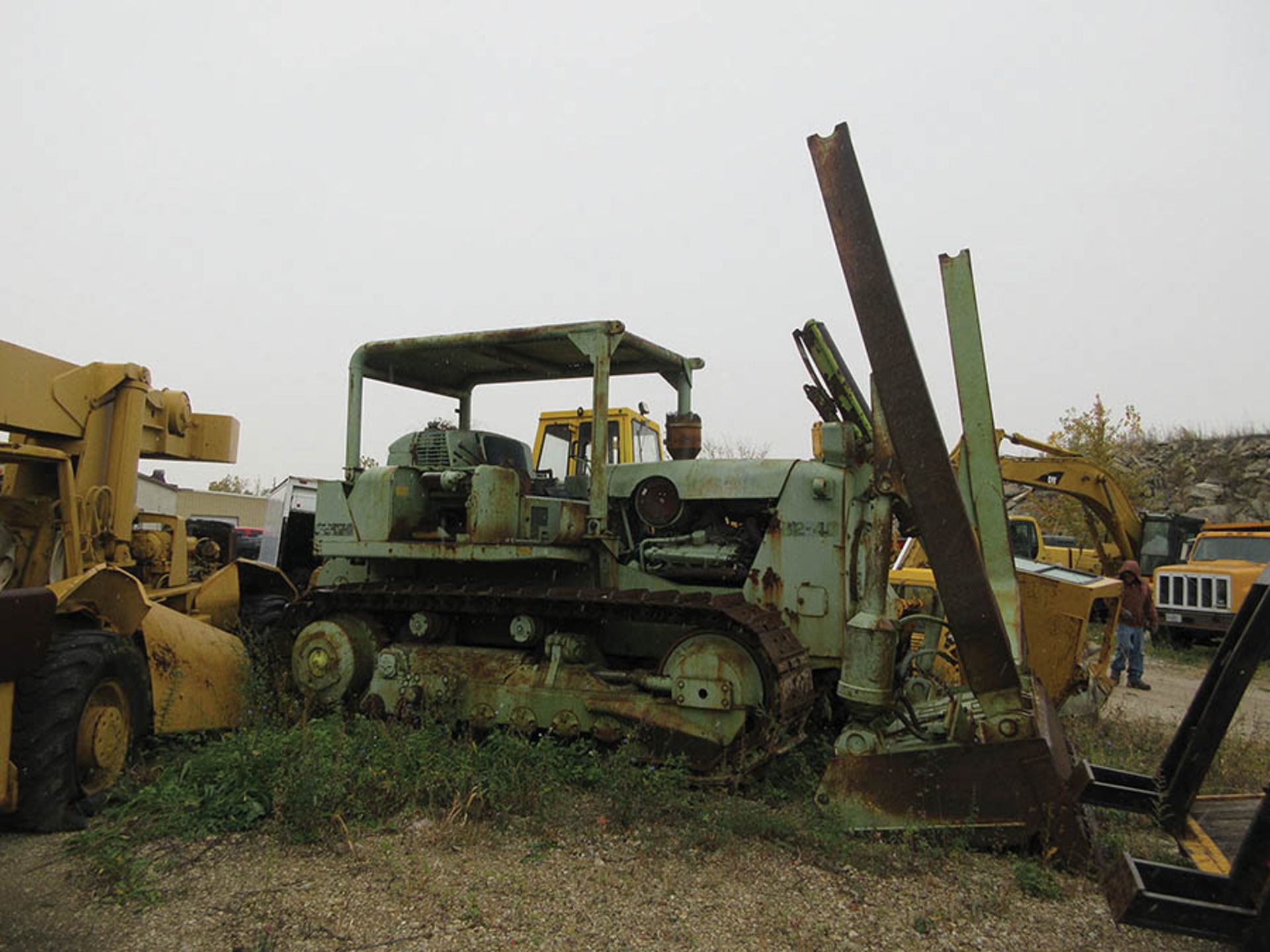 TEREX 82-40 DA T DOZER, V-8 DETROIT DIESEL, 24'' W. TRACK, S/N 56490, 140'' W. BLADE, GW DUAL - Image 3 of 13