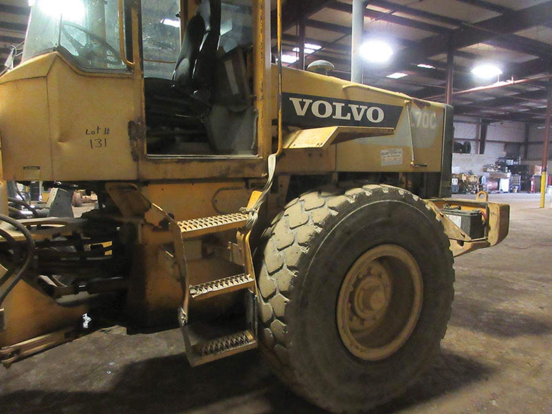 VOLVO L70C WHEEL LOADER, 17.5 R25 TIRES, 48'' FORKS - Image 7 of 15