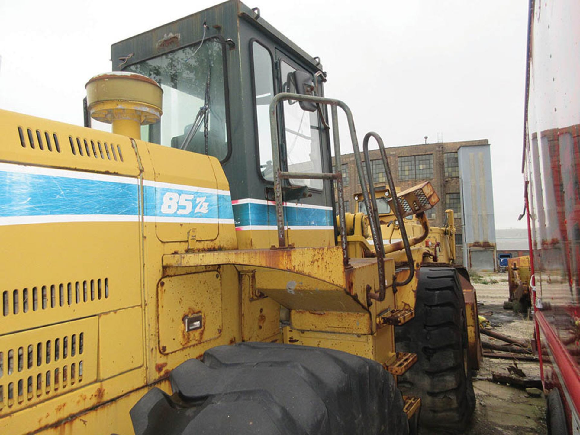 KAWASAKI 85ZII WHEEL LOADER, 26.5-25 TIRES, S/N 85025030, 120'' W. BUCKET, 17,807 HRS., CUMMINS - Image 10 of 11