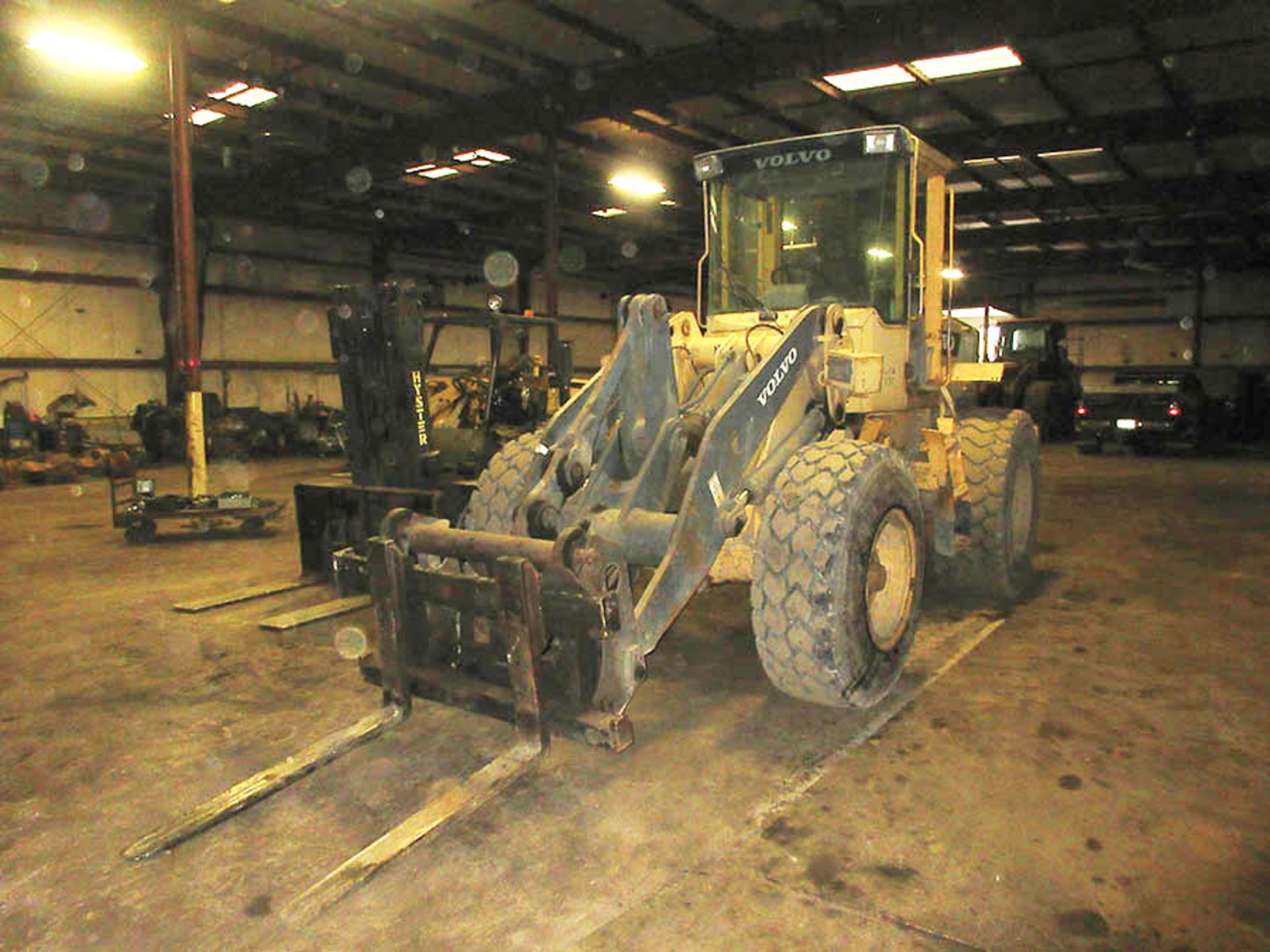 VOLVO L70C WHEEL LOADER, 17.5 R25 TIRES, 48'' FORKS