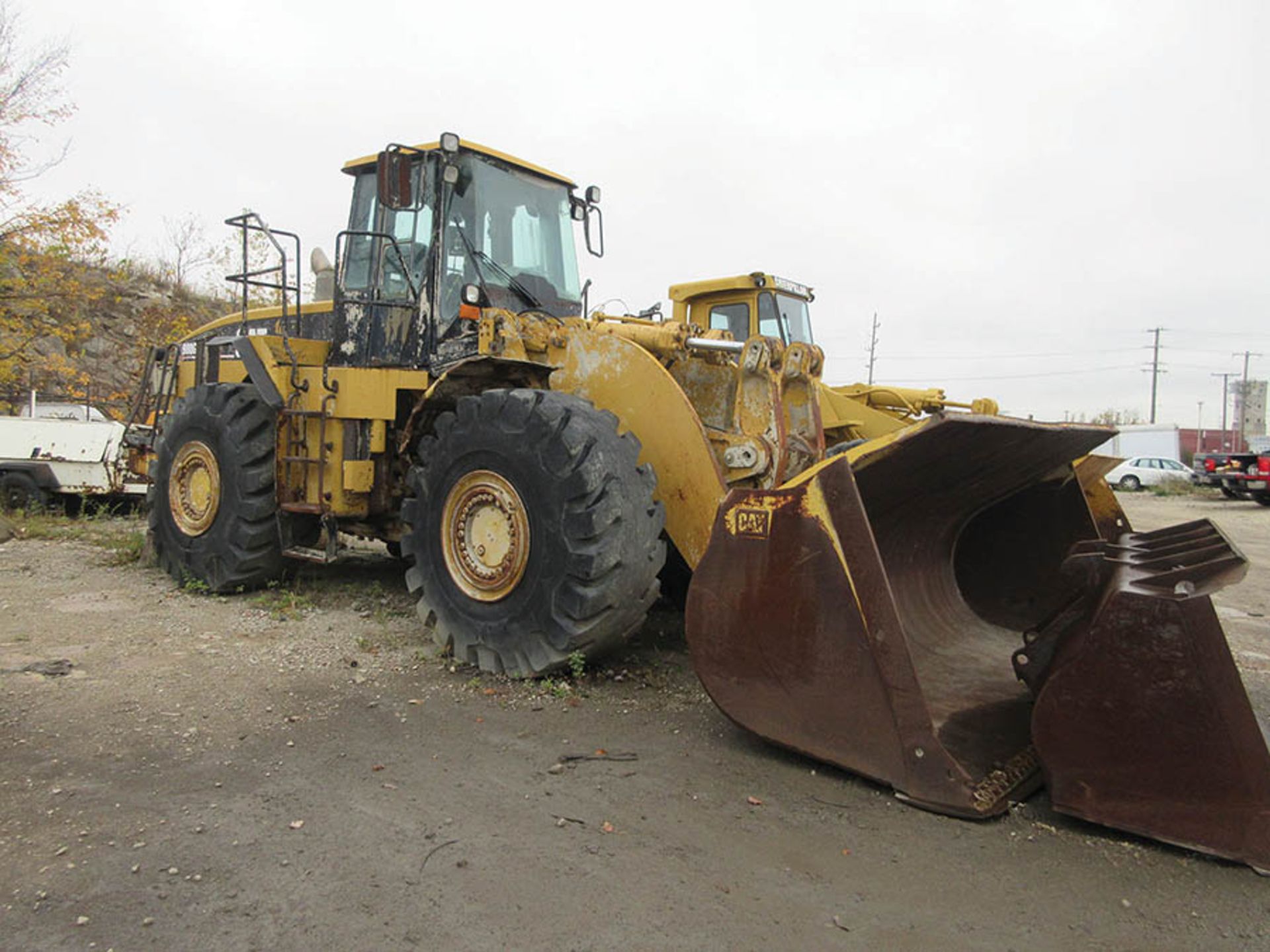 CATERPILLAR 980G SERIES II WHEEL LOADER, 29.5 - 25 TIRES, 134'' W. BUCKET, PIN# CAT0980G0AWH00860 - Image 2 of 27