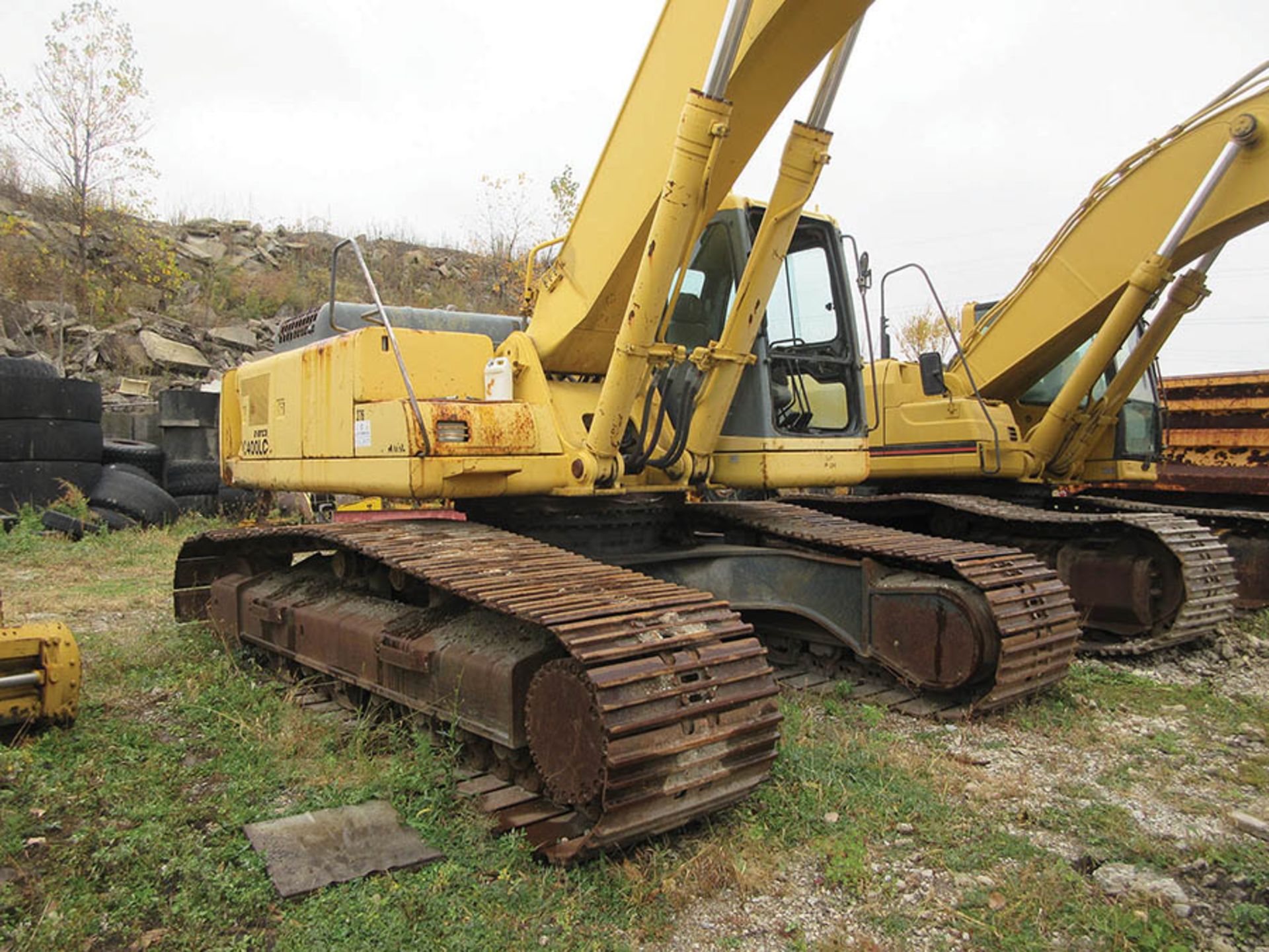 KOMATSU PC 400LC EXCAVATOR, 36'' W. TRACKS, 0995 HRS. SHOWING, PIN# A80612, 60'' BUCKET - Image 4 of 22