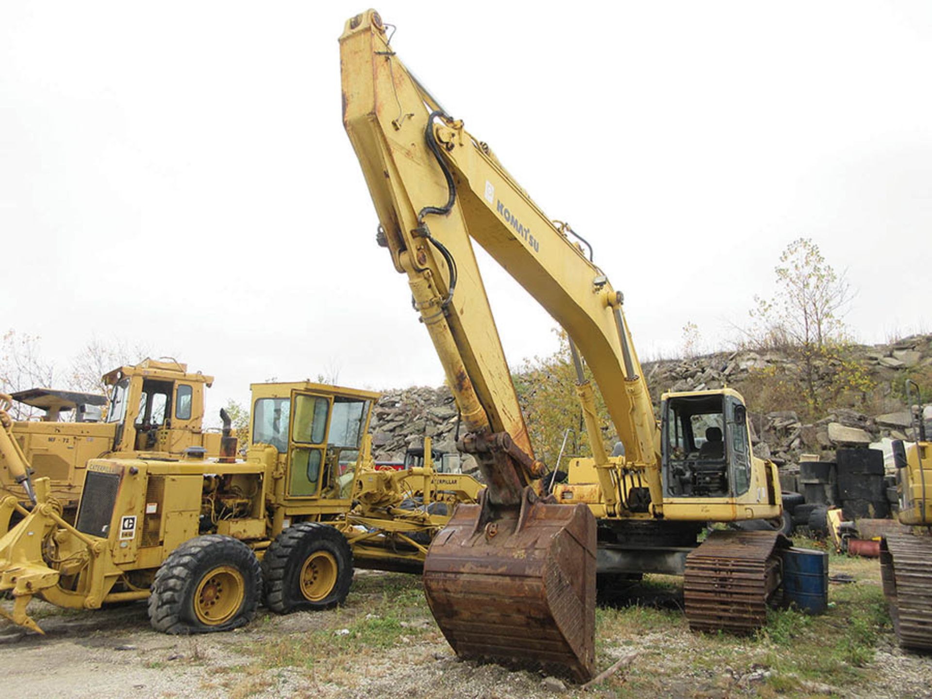 KOMATSU PC 400LC EXCAVATOR, 36'' W. TRACKS, 0995 HRS. SHOWING, PIN# A80612, 60'' BUCKET