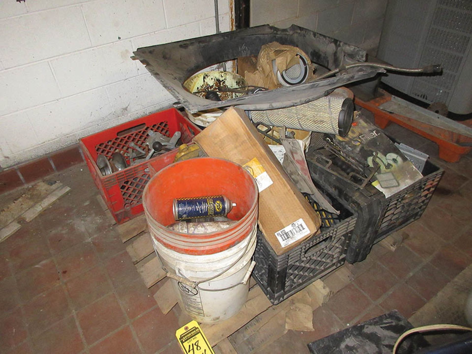 (3) PALLETS AND PLASTIC TOTE W/ AIR FILTERS, SUBMERSIBLE PUMP, WATER FOUNTAIN, OTHER MISC. - Image 5 of 5