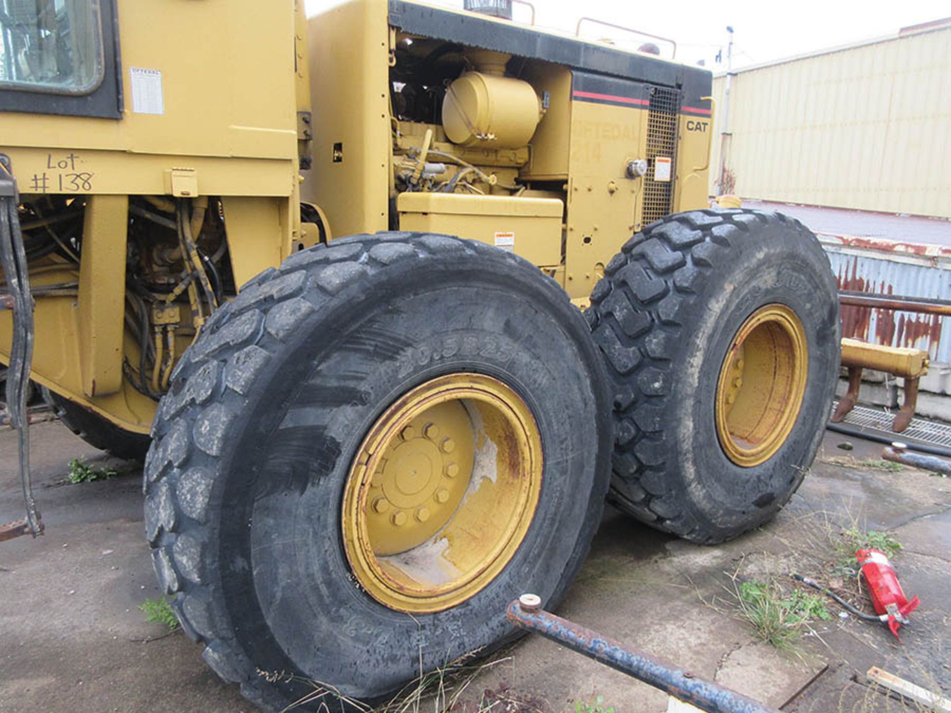 CATERPILLAR 14G MOTOR GRADER, 20.5 R25 TIRES, 14'.4 BLADE, 99'' W. 7-FINGER RIPPER ATTACHMENT - Image 10 of 23