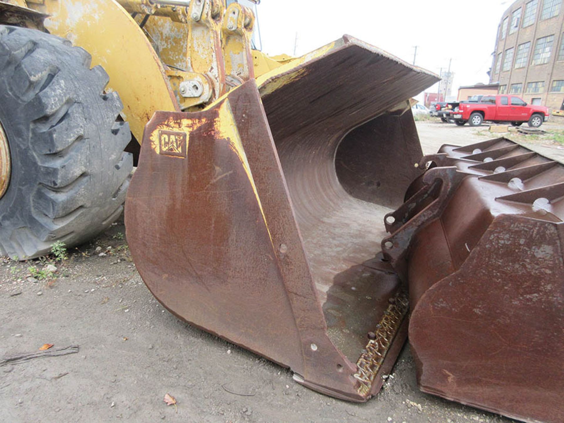 CATERPILLAR 980G SERIES II WHEEL LOADER, 29.5 - 25 TIRES, 134'' W. BUCKET, PIN# CAT0980G0AWH00860 - Image 3 of 27