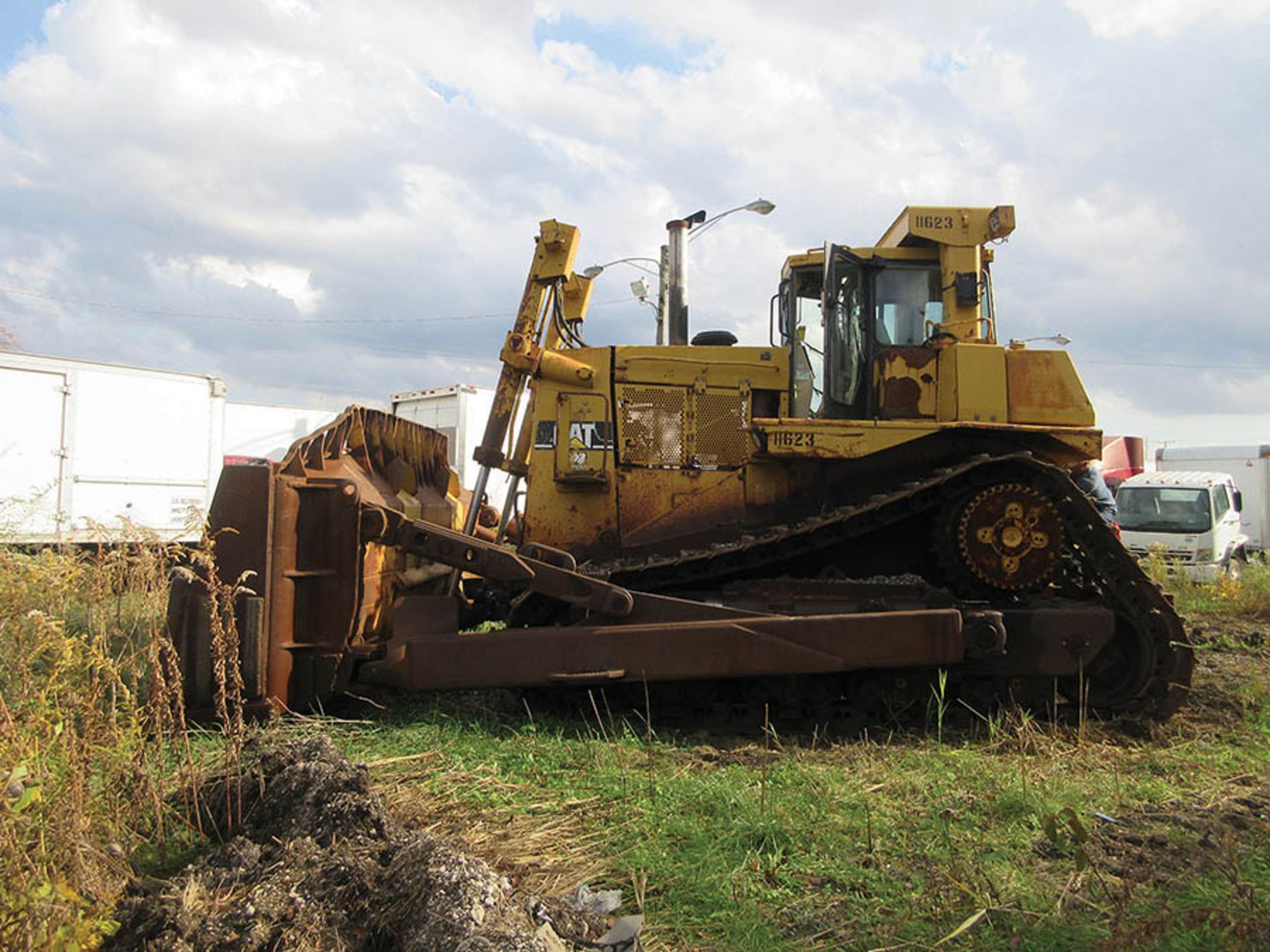 CATERPILLAR D10R DOZER, S/N 3KR01623, ENGINE: 3412, S/N 80M04188, TRANS: S/N ILY02037, 28''