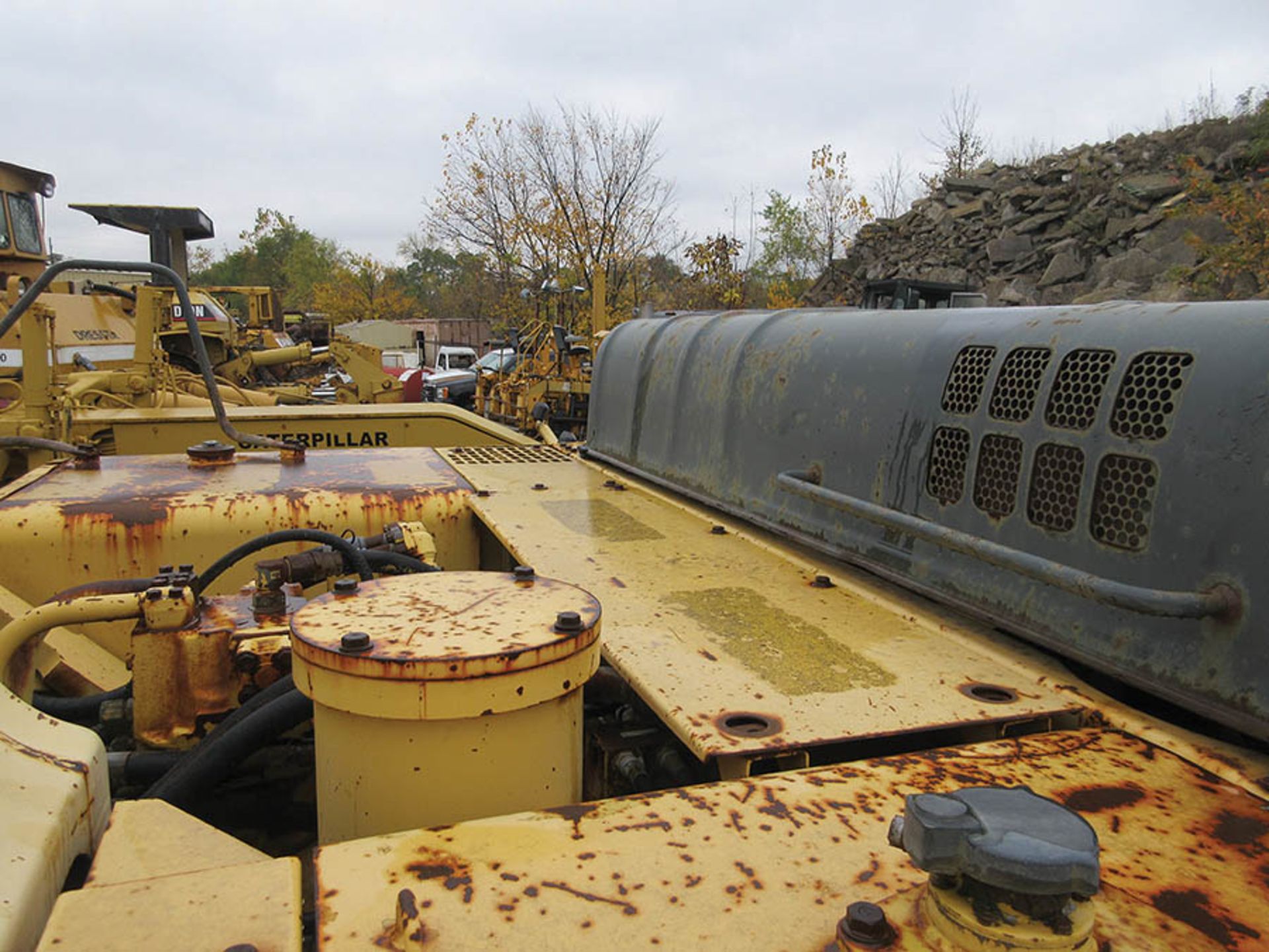 KOMATSU PC 400LC EXCAVATOR, 36'' W. TRACKS, 0995 HRS. SHOWING, PIN# A80612, 60'' BUCKET - Image 21 of 22