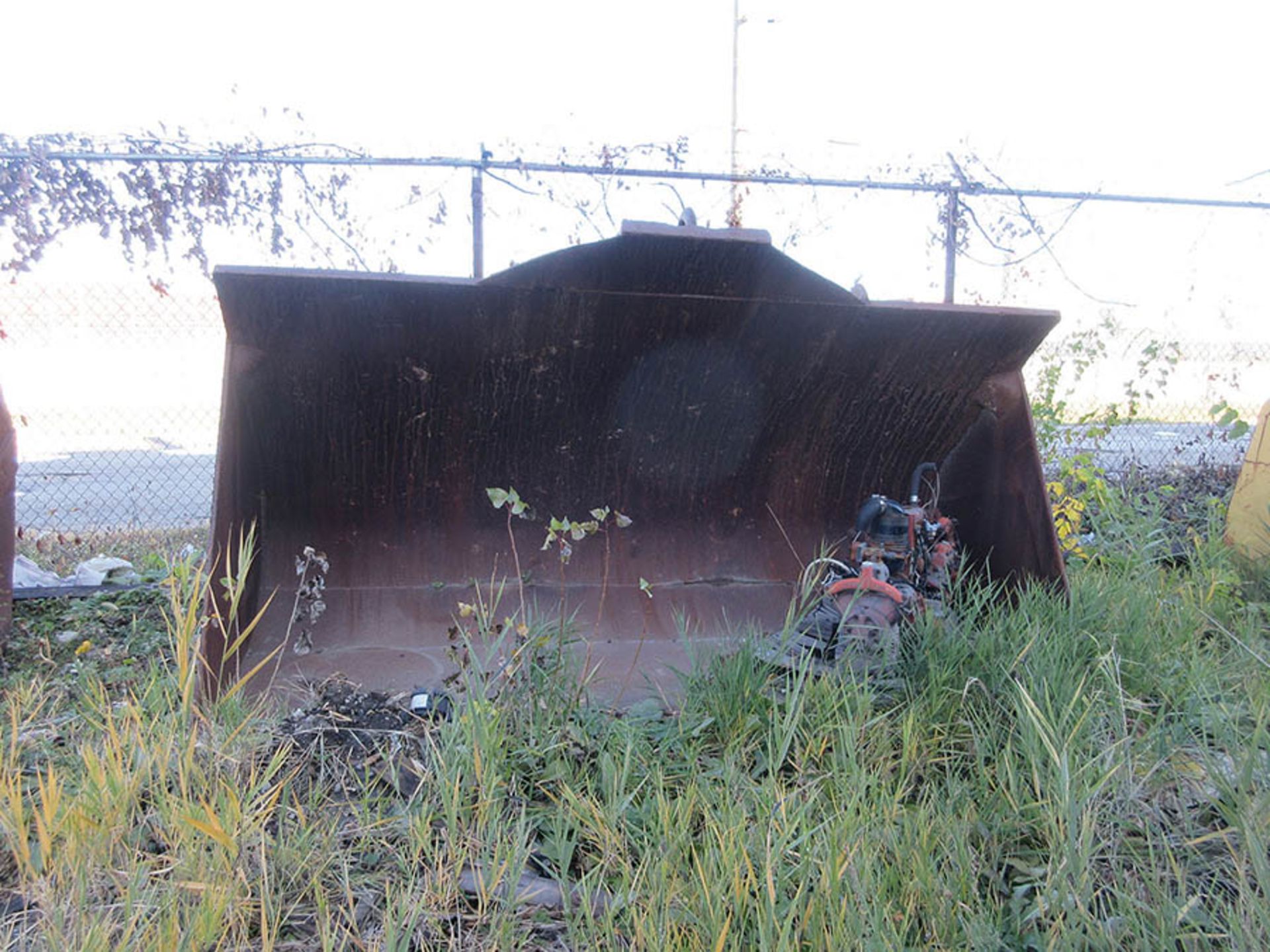 950 WHEEL LOADER BUCKET, 140'' W.