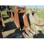 CF EXCAVATOR BUCKET 30'' W.