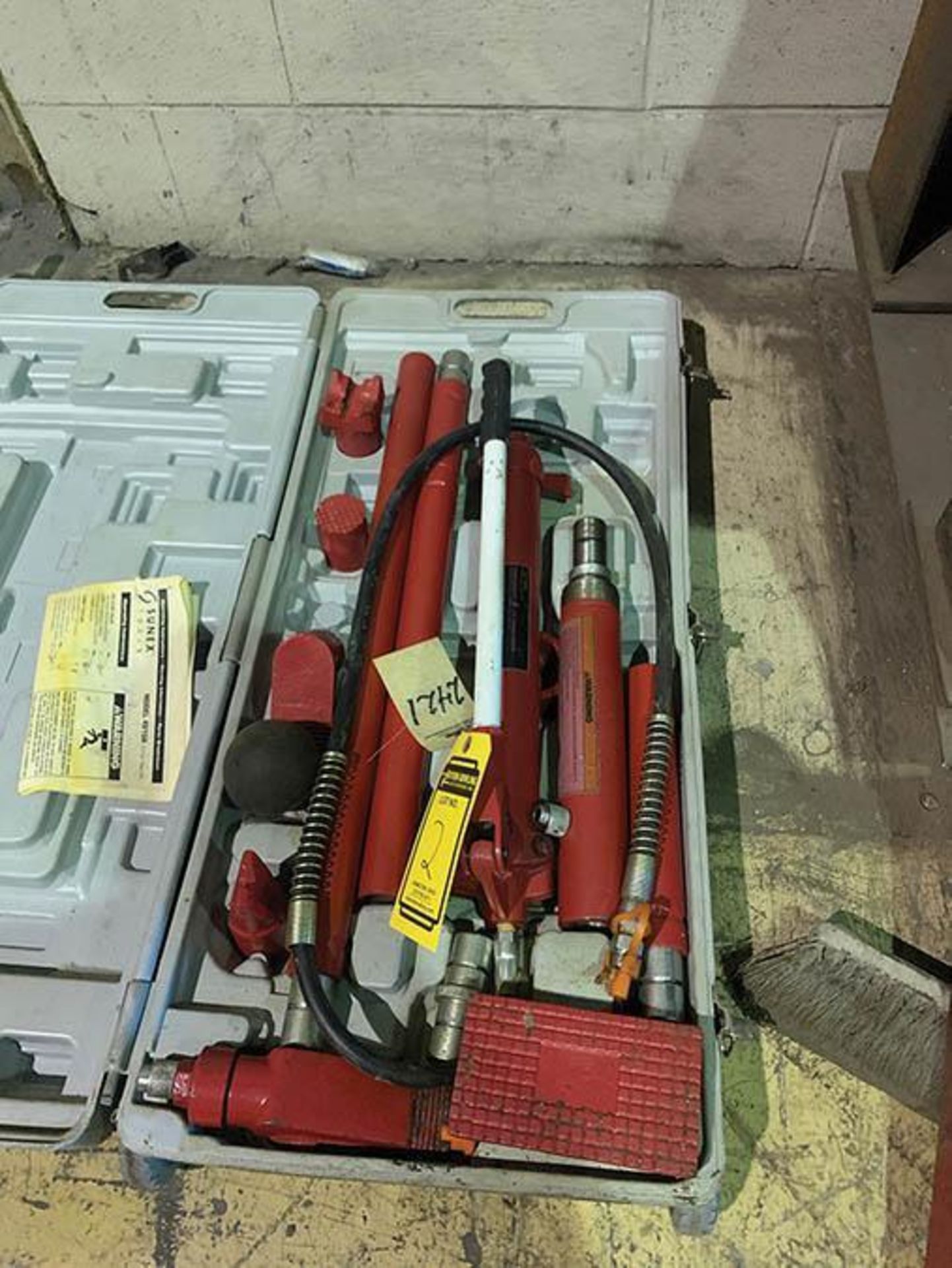 SUNEX TOOLS PORTABLE HYDRAULIC UNIT, MODEL 4910A