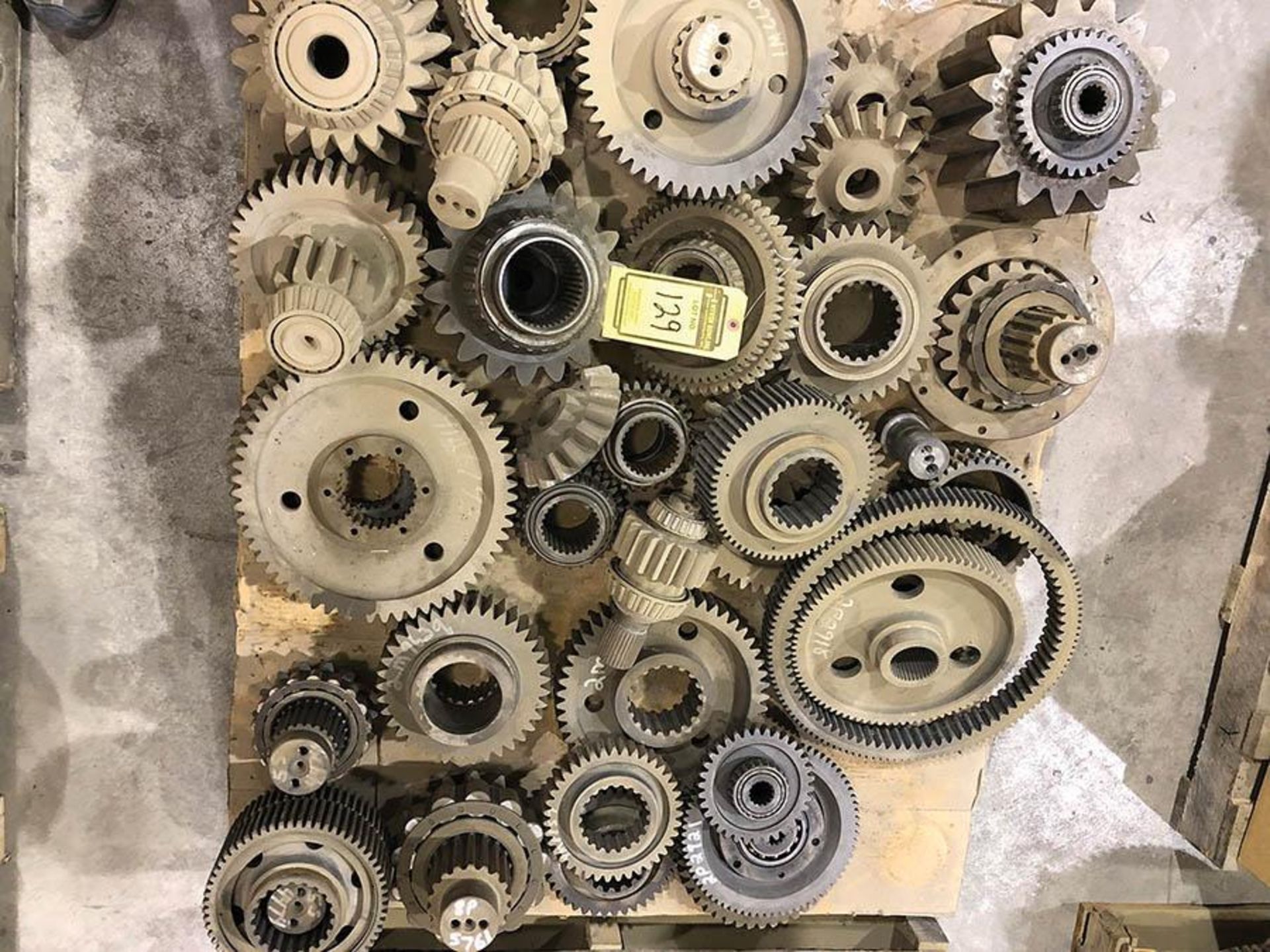 CATERPILLAR ASSORTED DIFFERENTIAL PARTS