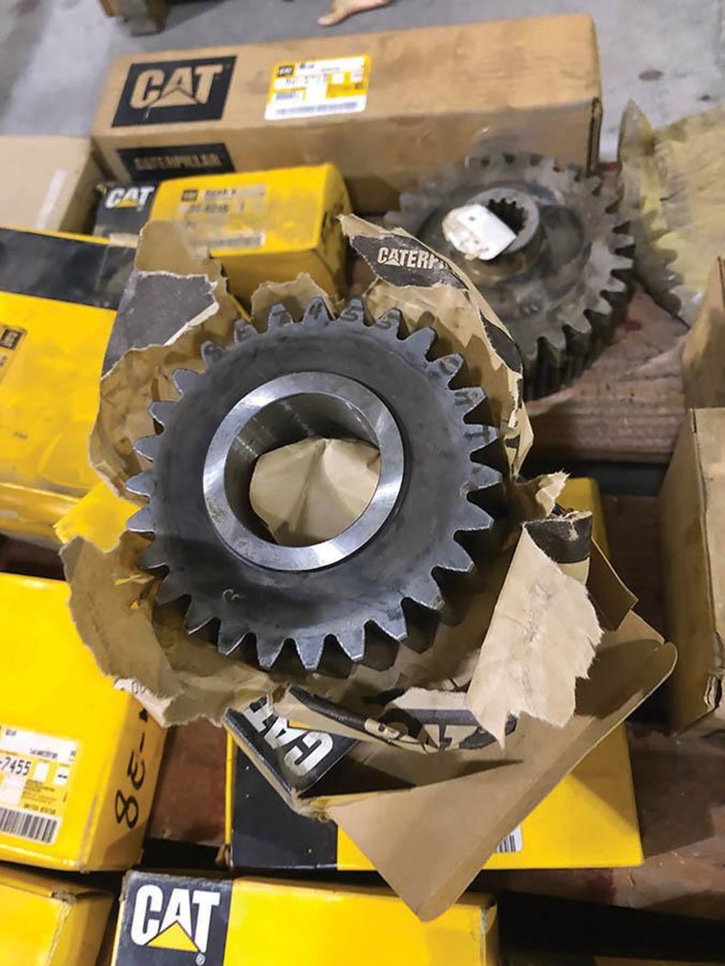 SKID OF NEW CATERPILLAR GEARS - Image 2 of 2