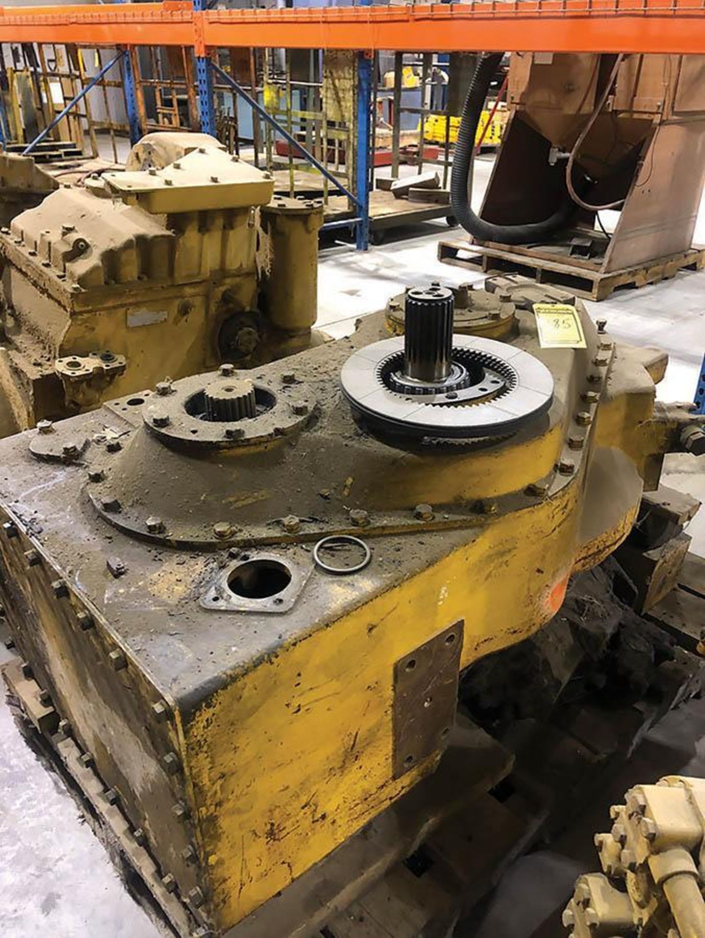 CATERPILLAR 825 TRANSFER GEAR CASE AND GEARS