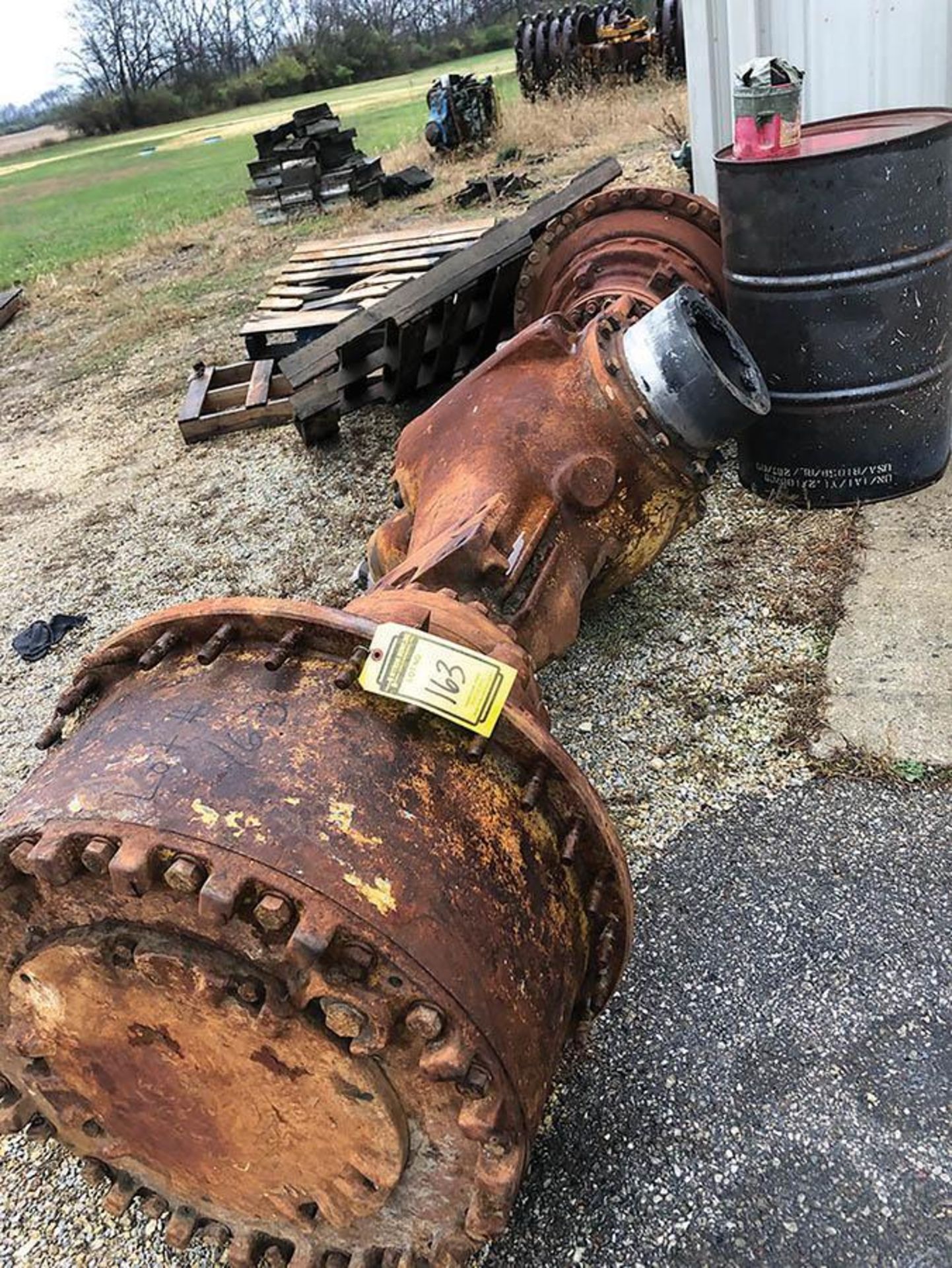 CATERPILLAR 826 DIFFERENTIAL REAR ENDS AND (2) FINAL DRIVES - Image 2 of 8