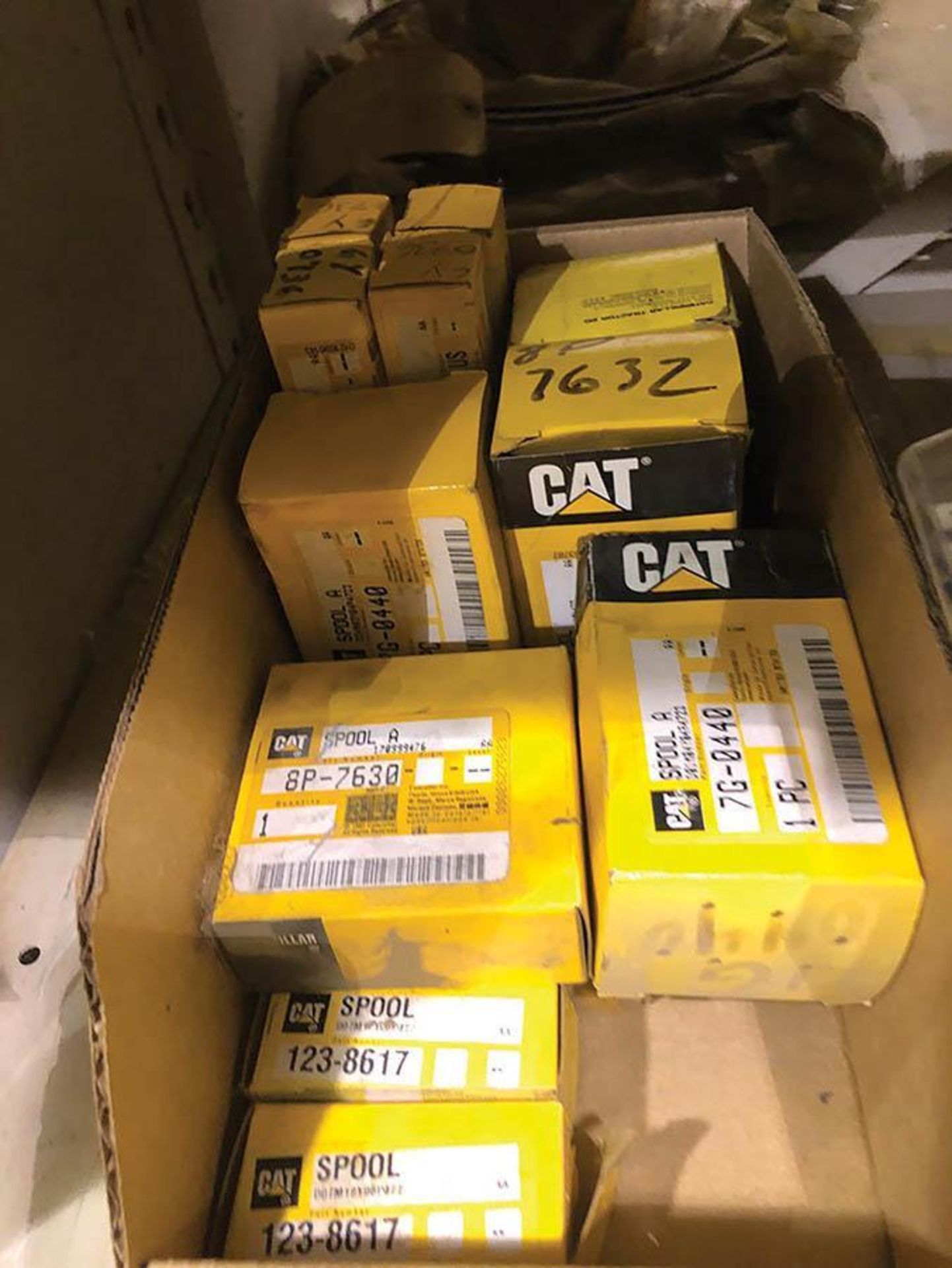 SHELF WITH ASSORTED CONTENTS OF NEW CATERPILLAR PARTS - Image 6 of 14