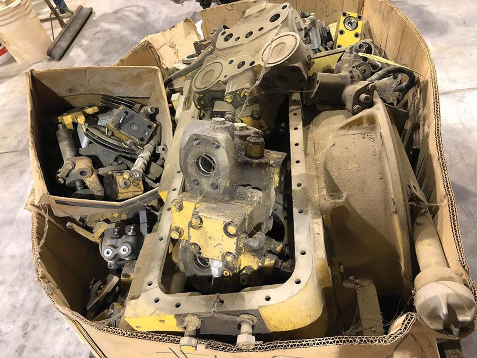 CATERPILLAR 963 HYDRAST TRANSMISSION, DISASSEMBLED - Image 3 of 3