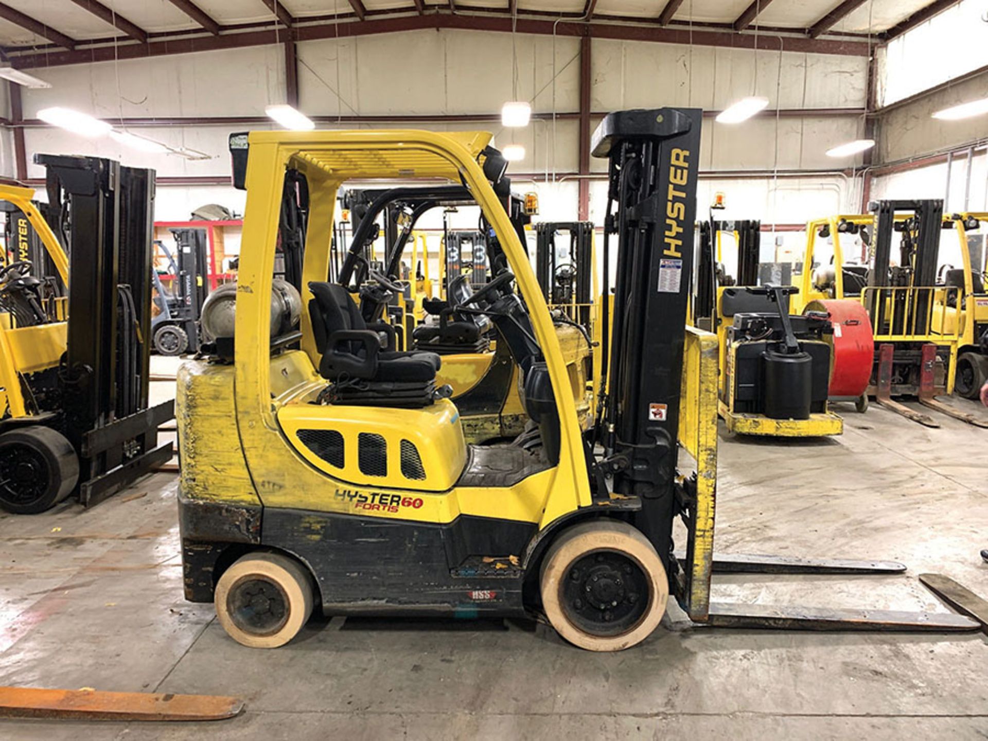 2016 HYSTER 6,000 LB. CAPACITY FORKLIFT, MODEL S60FT, LPG, S/N H187V05489P, 3-STAGE MAST, SOLID TIRE