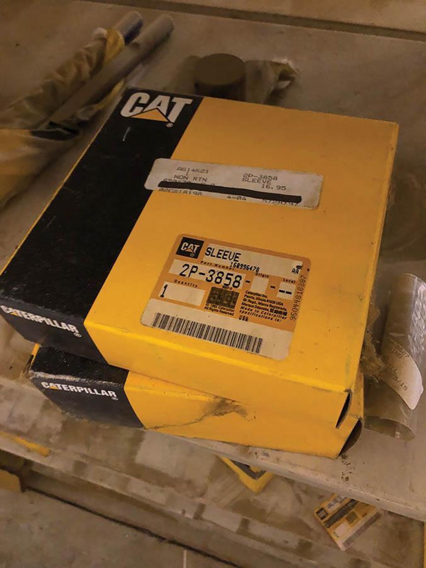 SHELF WITH ASSORTED CONTENTS OF NEW CATERPILLAR PARTS - Image 15 of 16