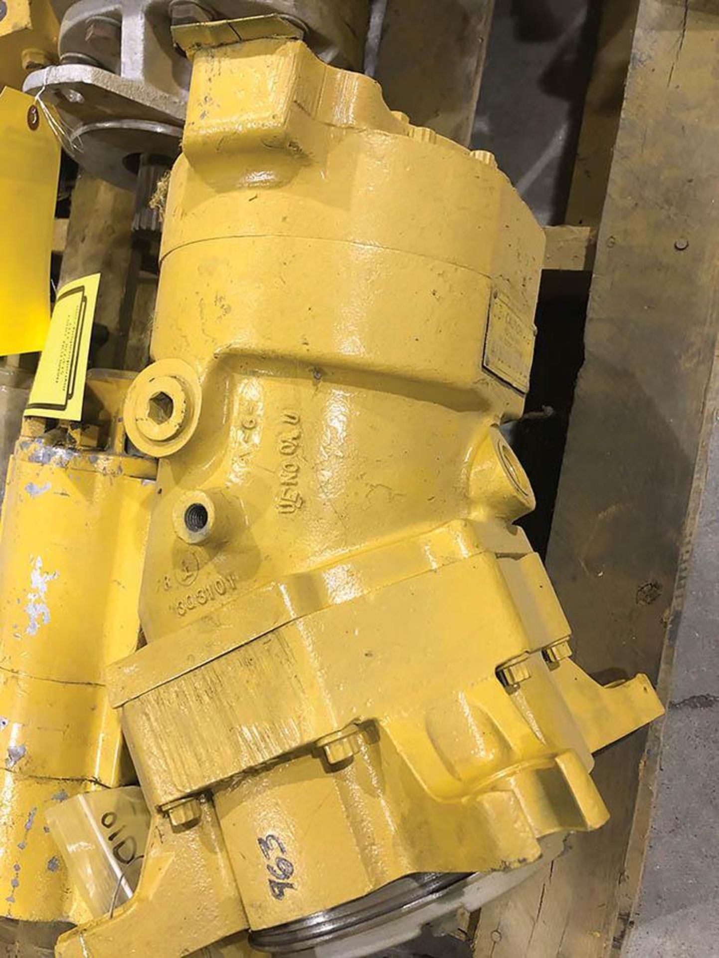 CATERPILLAR 963 TRAVEL MOTOR, REBUILT