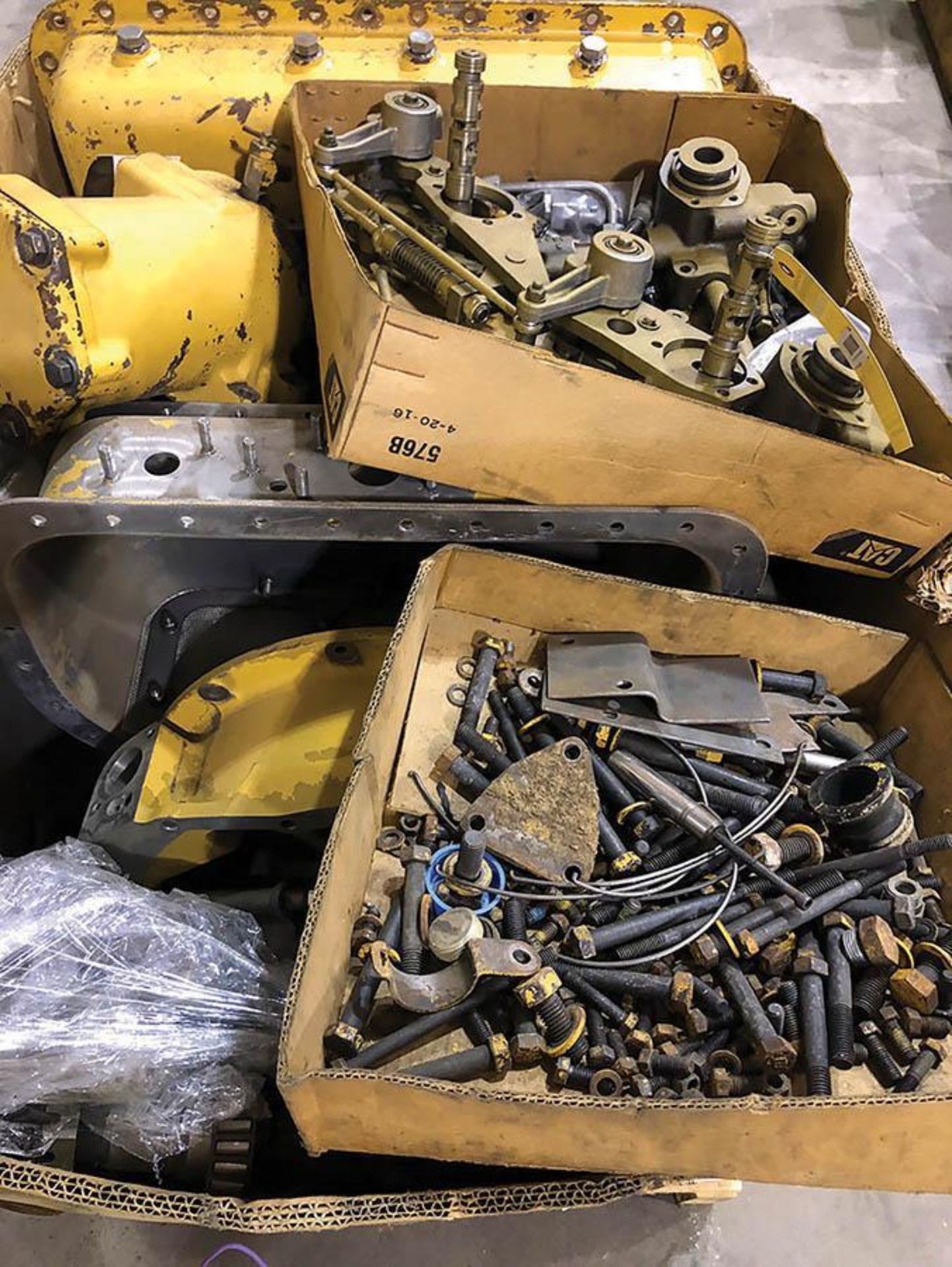 CATERPILLAR 953 HYDRAST TRANSMISSION, DISASSEMBLED