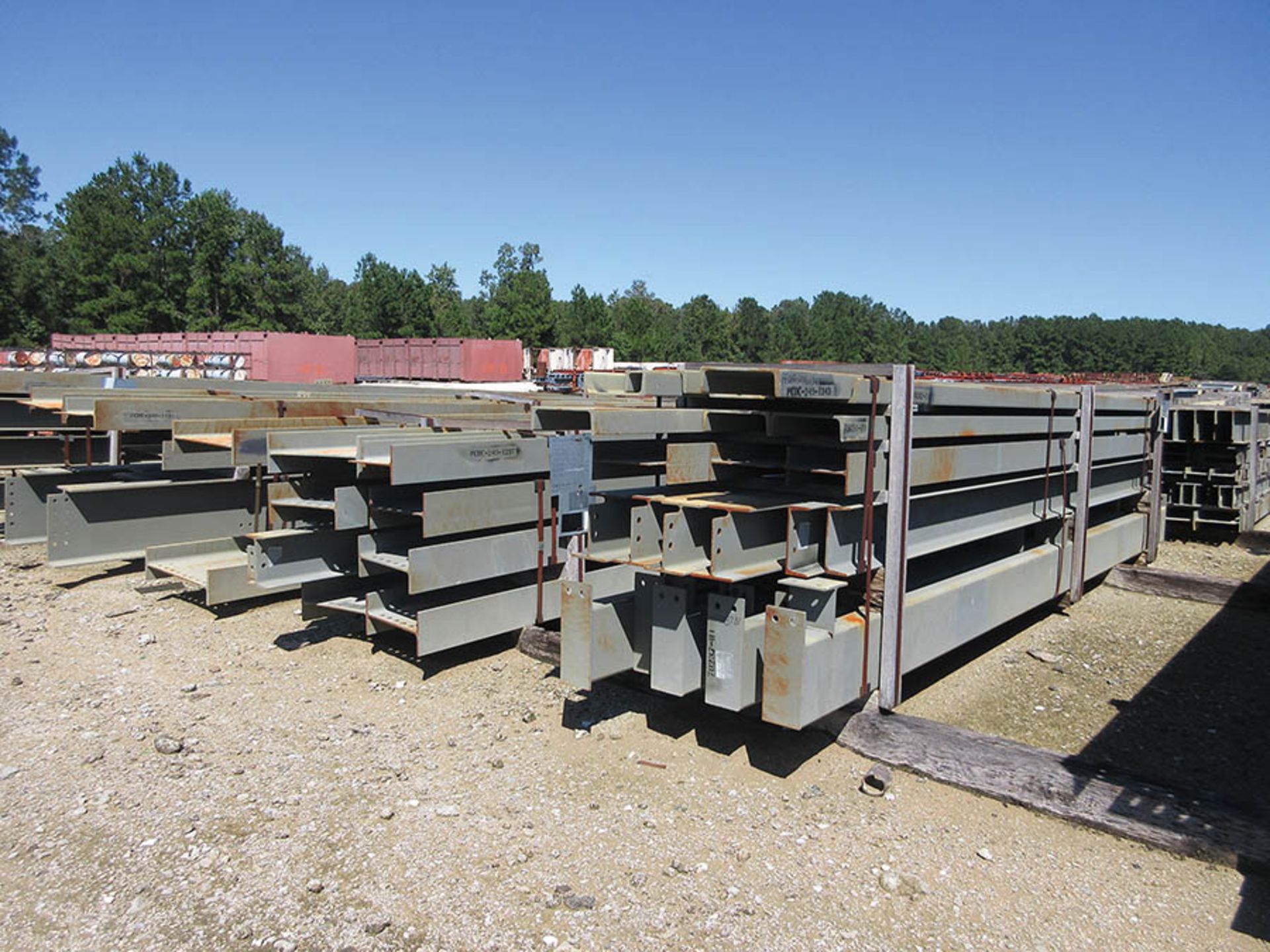 LARGE LOT OF STRUCTURAL STEEL: CONSISTS MOSTLY OF 1'' THICK OR LESS STEEL BEAMS, VARIOUS LENGTHS, - Image 7 of 15