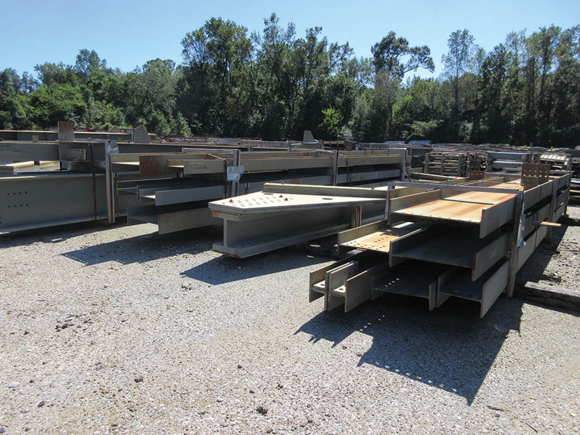 LARGE LOT OF STRUCTURAL STEEL: BEAMS, BEAMS UP TO 403'' X 21'' X 20'' X 4 1/2'', LOCATION: GRID 3CA - Image 9 of 28