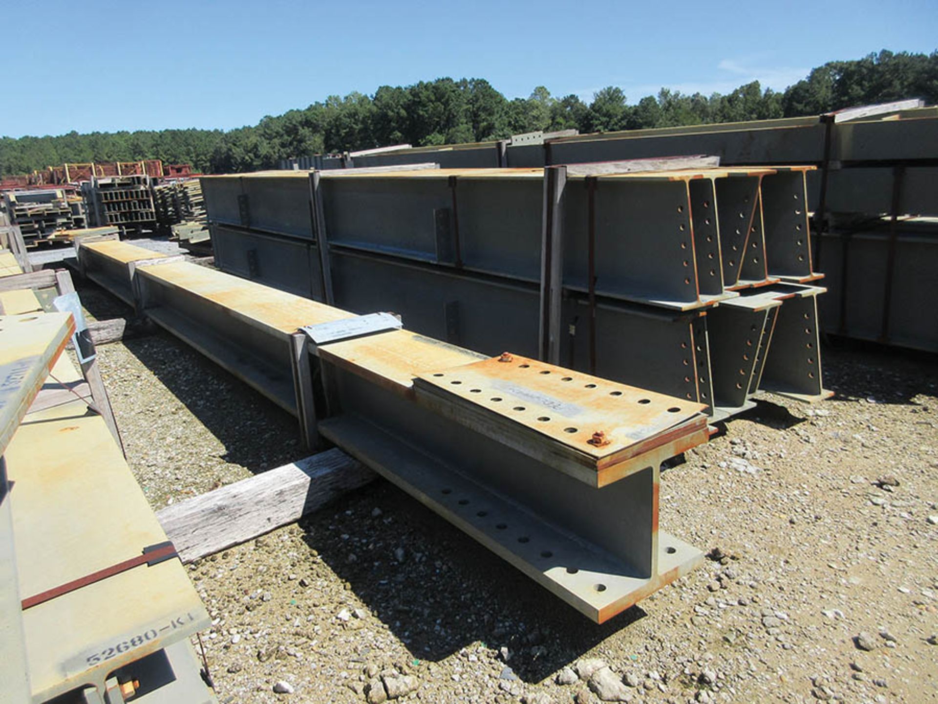 LARGE LOT OF STRUCTURAL STEEL: CONSISTS MOSTLY OF 1 1/2'' THICK OR LESS STEEL BEAMS, VARIOUS - Image 18 of 25