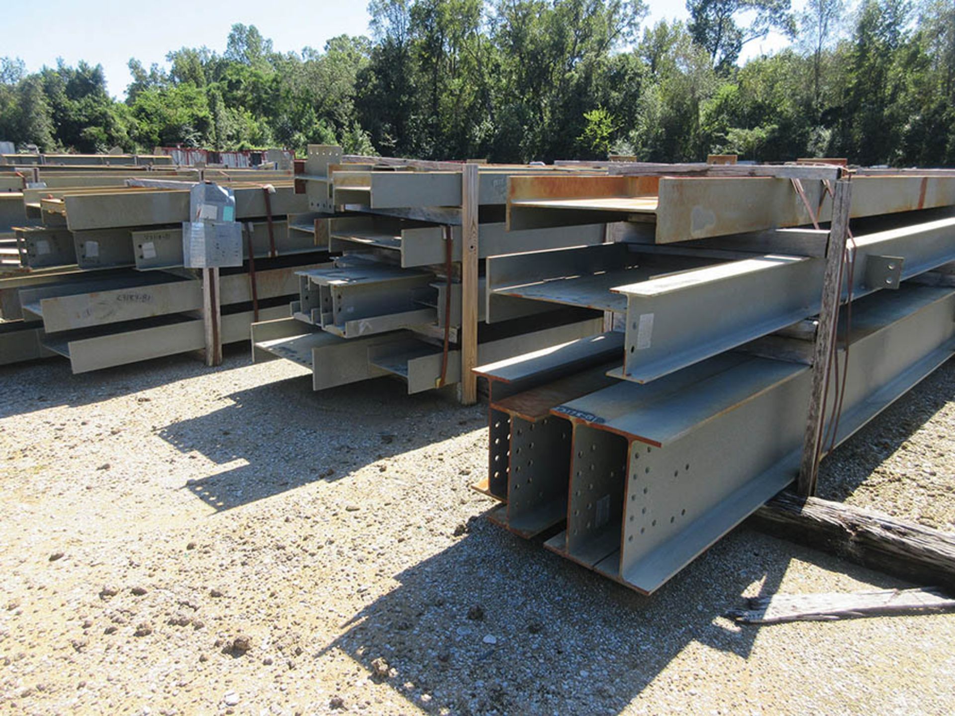 LARGE LOT OF STRUCTURAL STEEL: BEAMS, BEAMS UP TO 403'' X 21'' X 20'' X 4 1/2'', LOCATION: GRID 3CA - Image 7 of 28