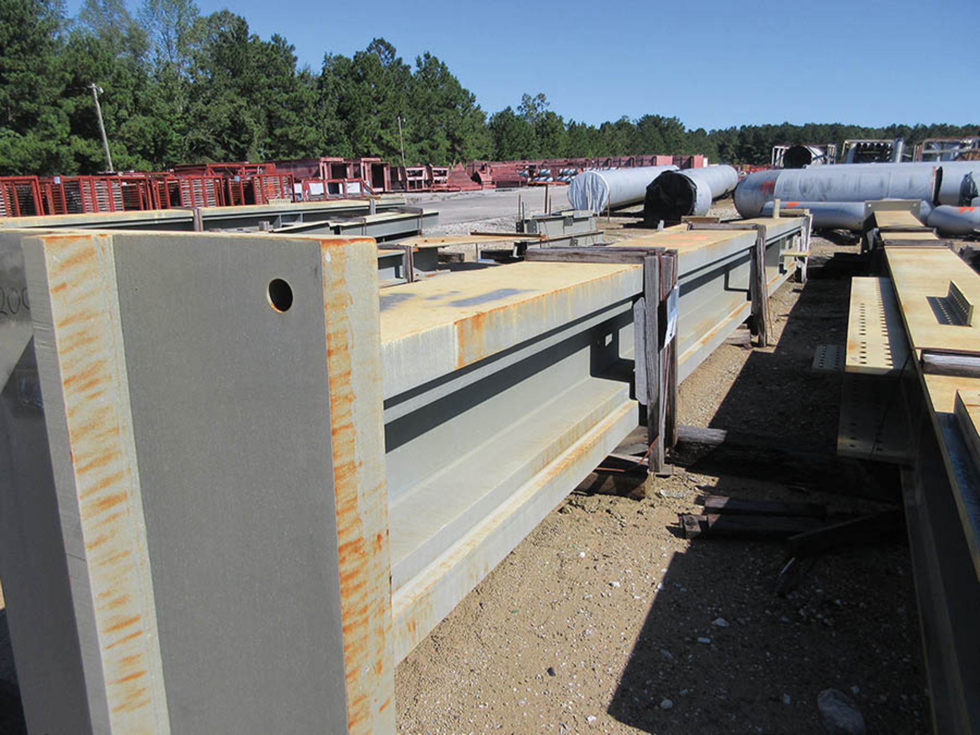 LARGE LOT OF STRUCTURAL STEEL: BEAMS, COLUMNS, BEAMS UP TO 496'' X 25'' X 20'' X 6'', 477'' X 27'' X - Image 9 of 16