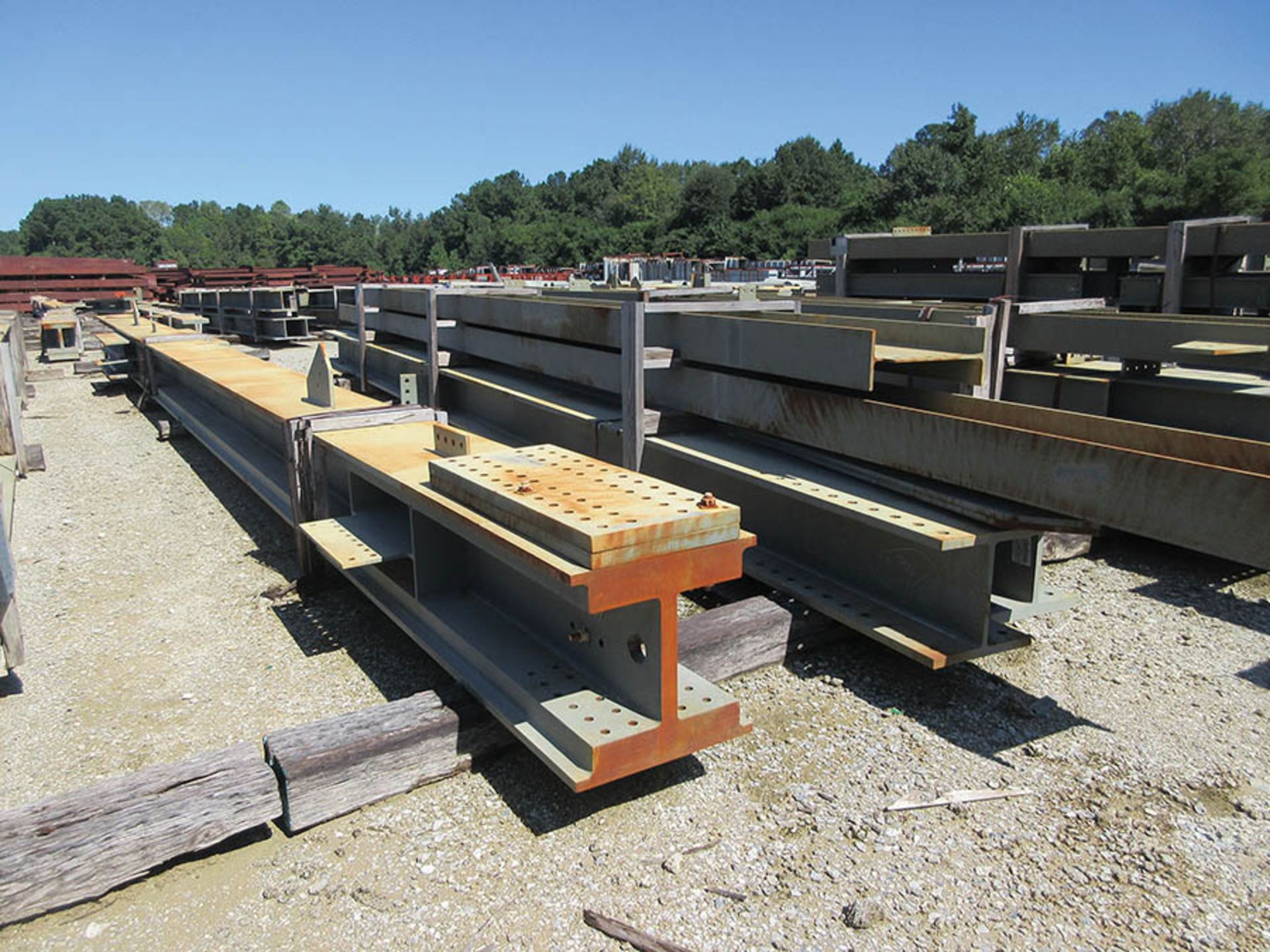 LARGE LOT OF STRUCTURAL STEEL: BEAMS, BEAMS UP TO 403'' X 21'' X 20'' X 4 1/2'', LOCATION: GRID 3CA - Image 23 of 28