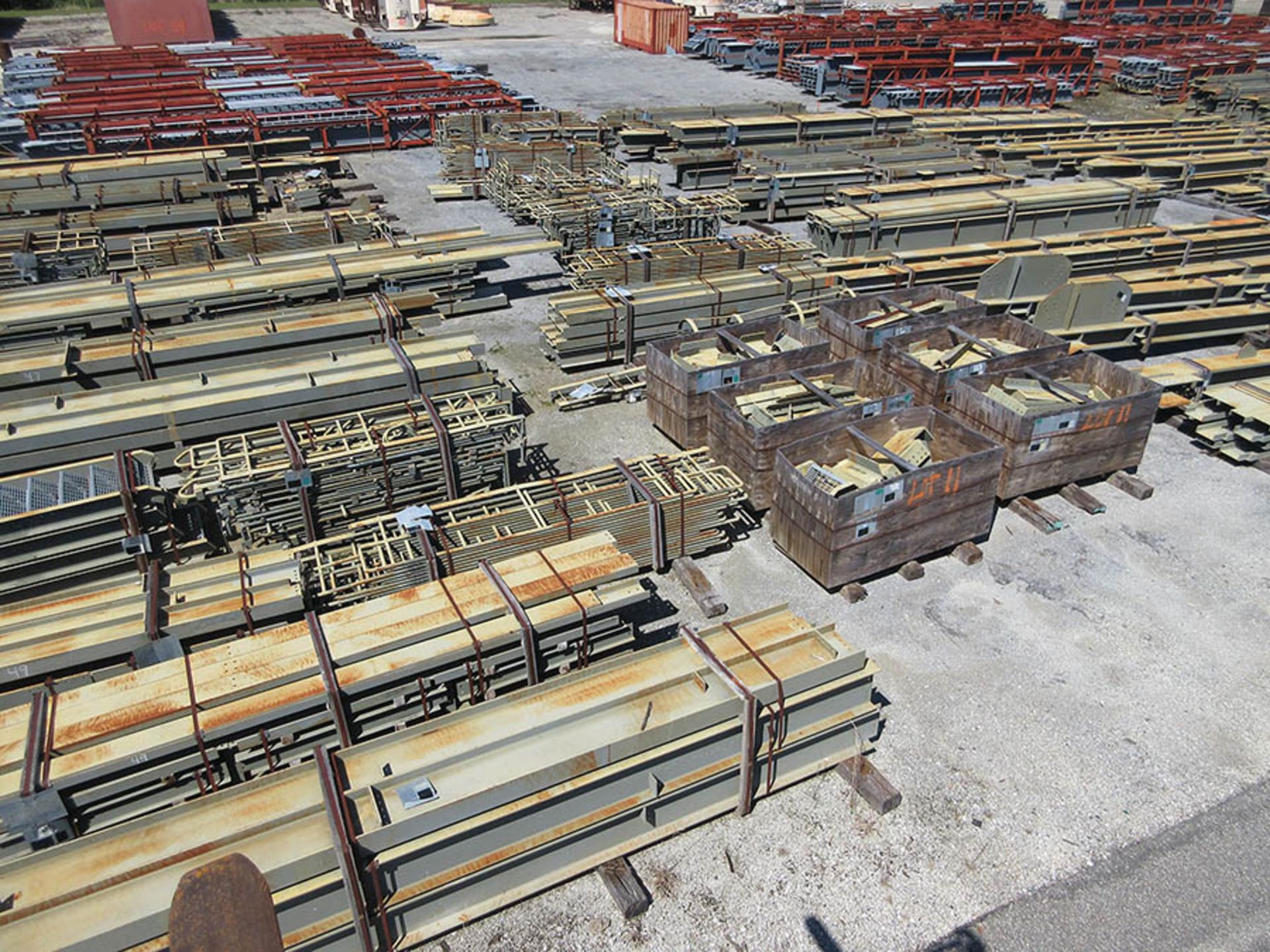 LARGE LOT OF STRUCTURAL STEEL: CONSISTS MOSTLY OF 1 1/2'' THICK OR LESS STEEL BEAMS, VARIOUS - Image 3 of 25