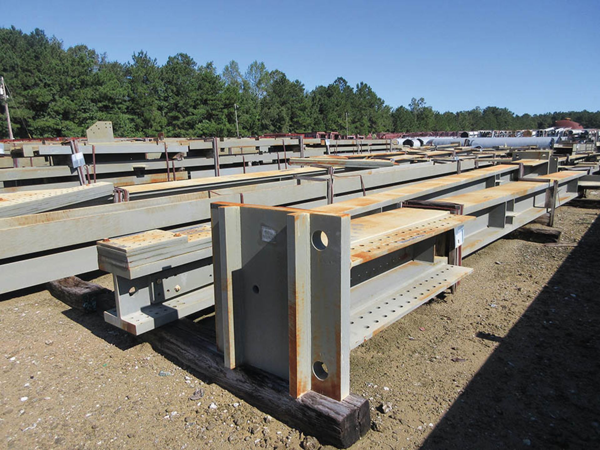 LARGE LOT OF STRUCTURAL STEEL: BEAMS, COLUMNS, BEAMS UP TO 477'' X 18'' X 16'' X 3'', LOCATION: GRID - Image 5 of 19