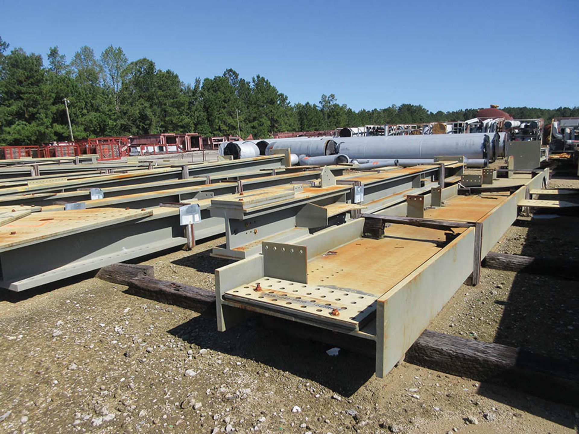 LARGE LOT OF STRUCTURAL STEEL: BEAMS, COLUMNS, BEAMS UP TO 496'' X 25'' X 20'' X 6'', 477'' X 27'' X - Image 5 of 16