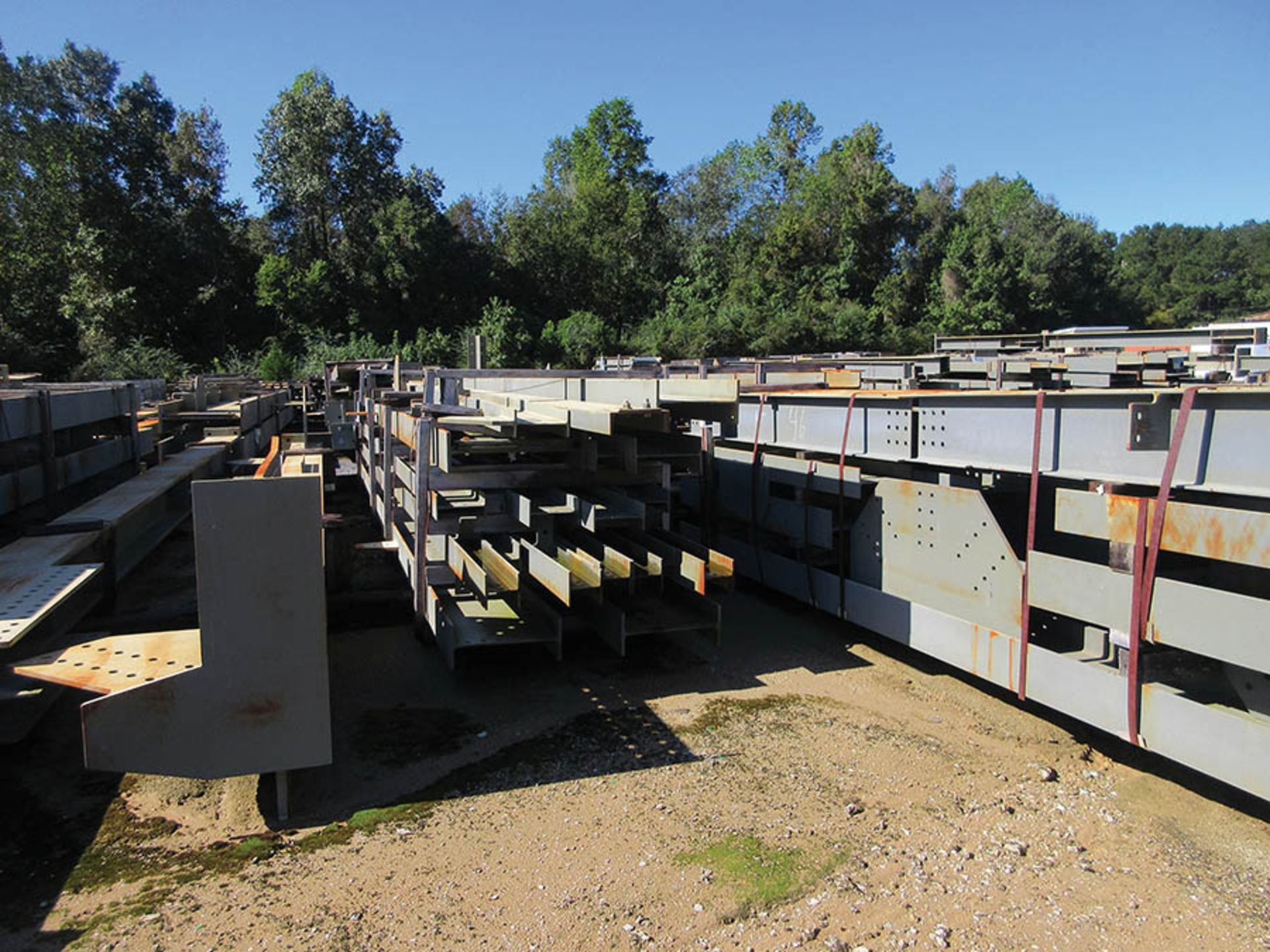 LARGE LOT OF STRUCTURAL STEEL: BEAMS, COLUMNS, HANDRAIL, STAIRS, BRACES, COLUMNS UP TO 406'' X - Image 14 of 23