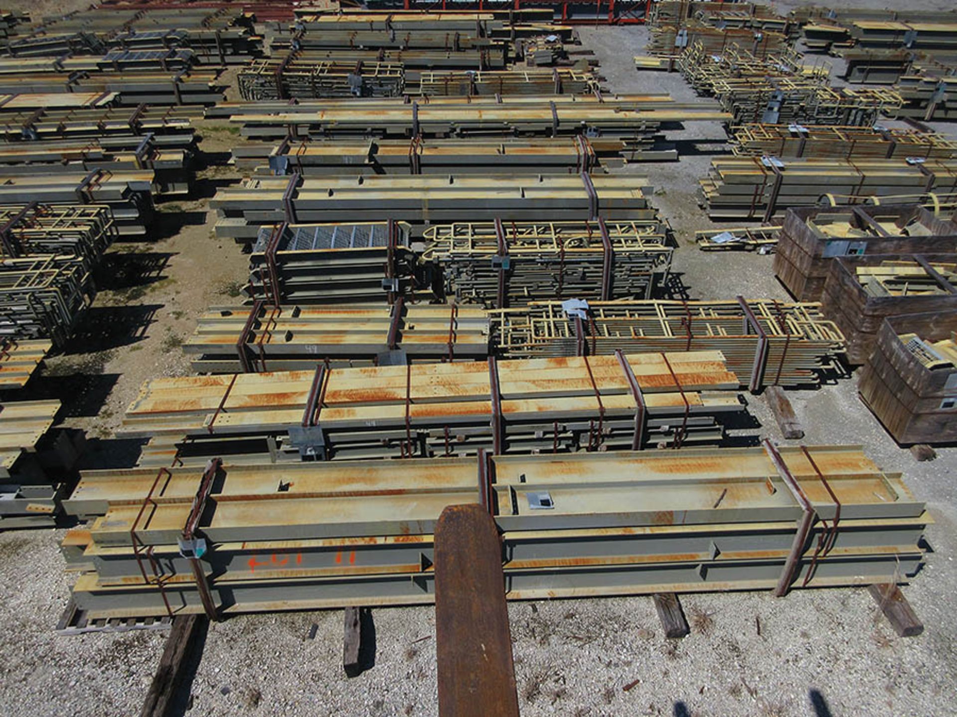 LARGE LOT OF STRUCTURAL STEEL: CONSISTS MOSTLY OF 1 1/2'' THICK OR LESS STEEL BEAMS, VARIOUS - Image 2 of 25