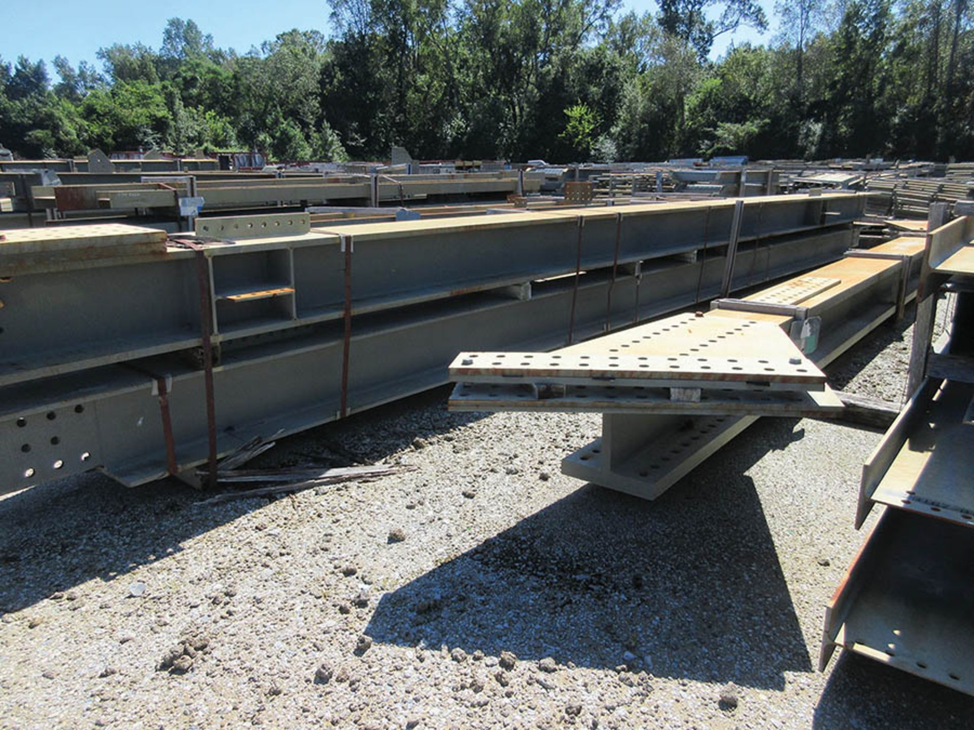 LARGE LOT OF STRUCTURAL STEEL: BEAMS, BEAMS UP TO 403'' X 21'' X 20'' X 4 1/2'', LOCATION: GRID 3CA - Image 8 of 28