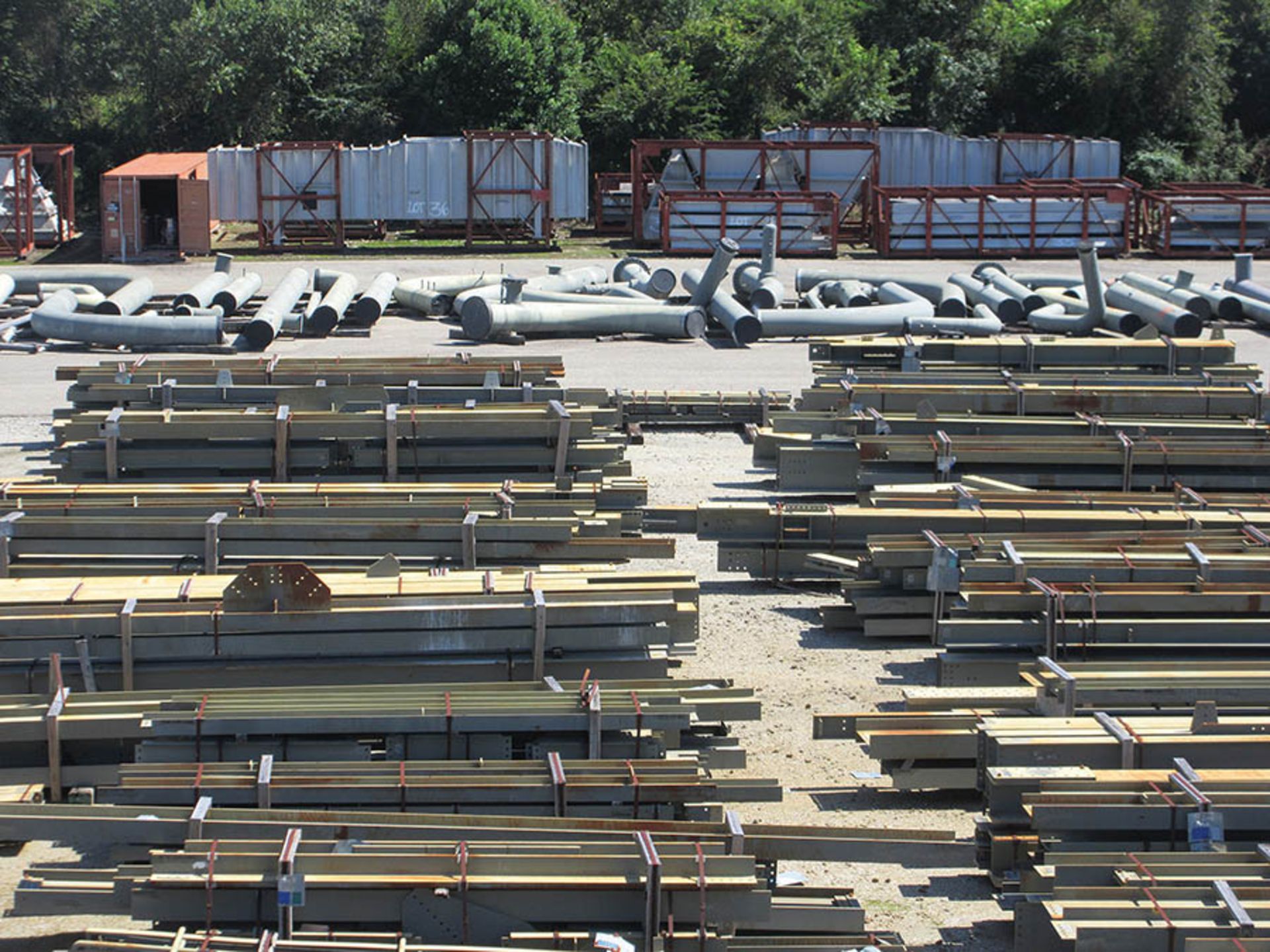 LARGE LOT OF STRUCTURAL STEEL: BEAMS, BEAMS UP TO 403'' X 21'' X 20'' X 4 1/2'', LOCATION: GRID 3CA - Image 3 of 28