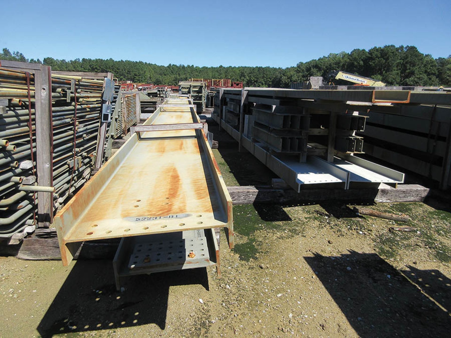 LARGE LOT OF STRUCTURAL STEEL: CONSISTS MOSTLY OF 1 1/2'' THICK OR LESS STEEL BEAMS, VARIOUS - Image 14 of 25
