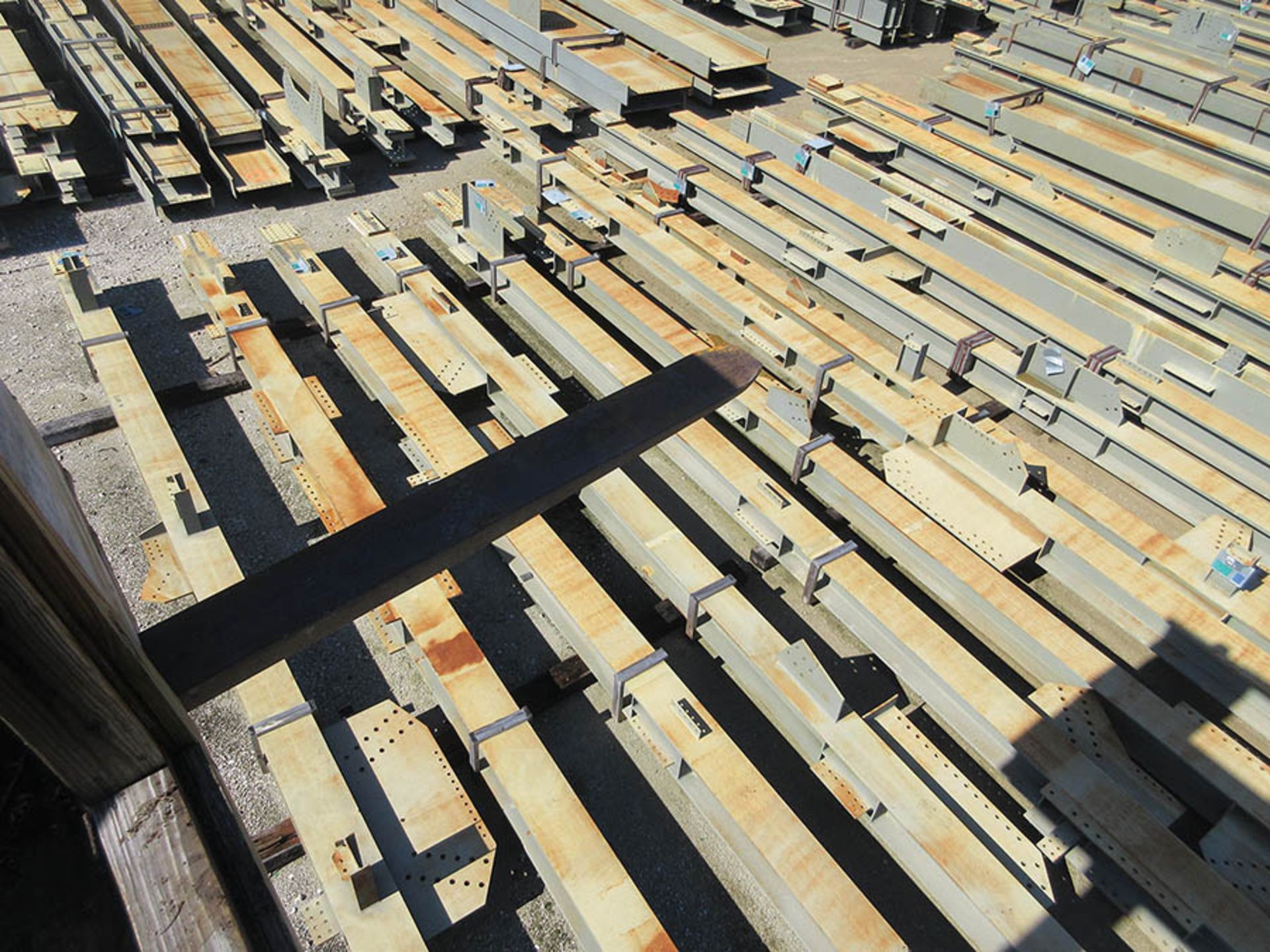 LARGE LOT OF STRUCTURAL STEEL: BEAMS, COLUMNS, BRACES: BEAMS UP TO 654'' X 22'' X 20'' X 5'', - Image 5 of 18