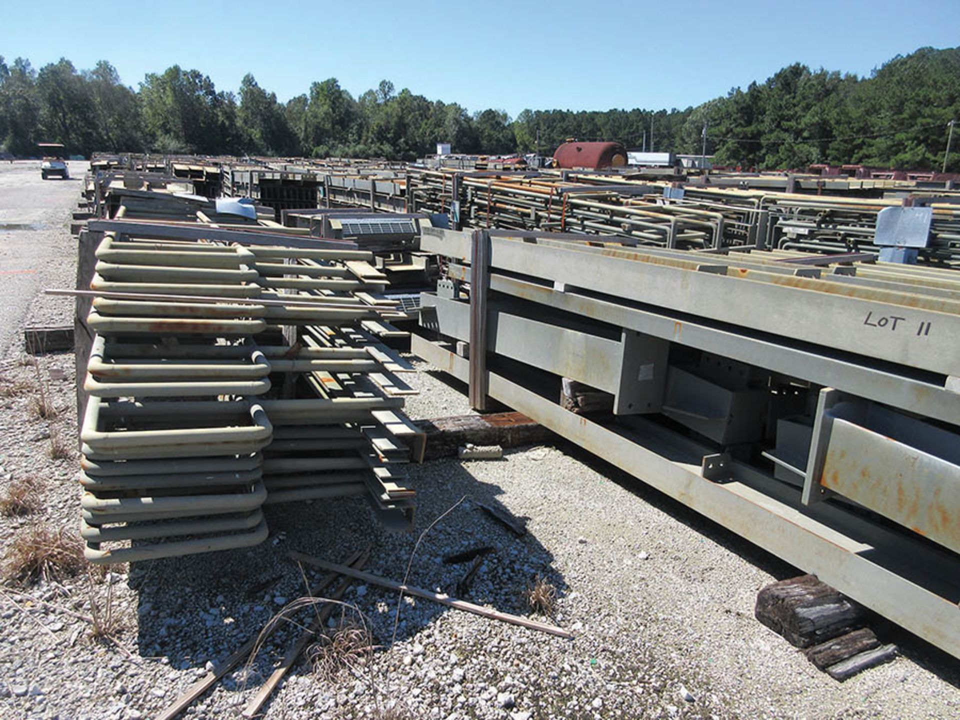 LARGE LOT OF STRUCTURAL STEEL: CONSISTS MOSTLY OF 1 1/2'' THICK OR LESS STEEL BEAMS, VARIOUS - Image 4 of 25