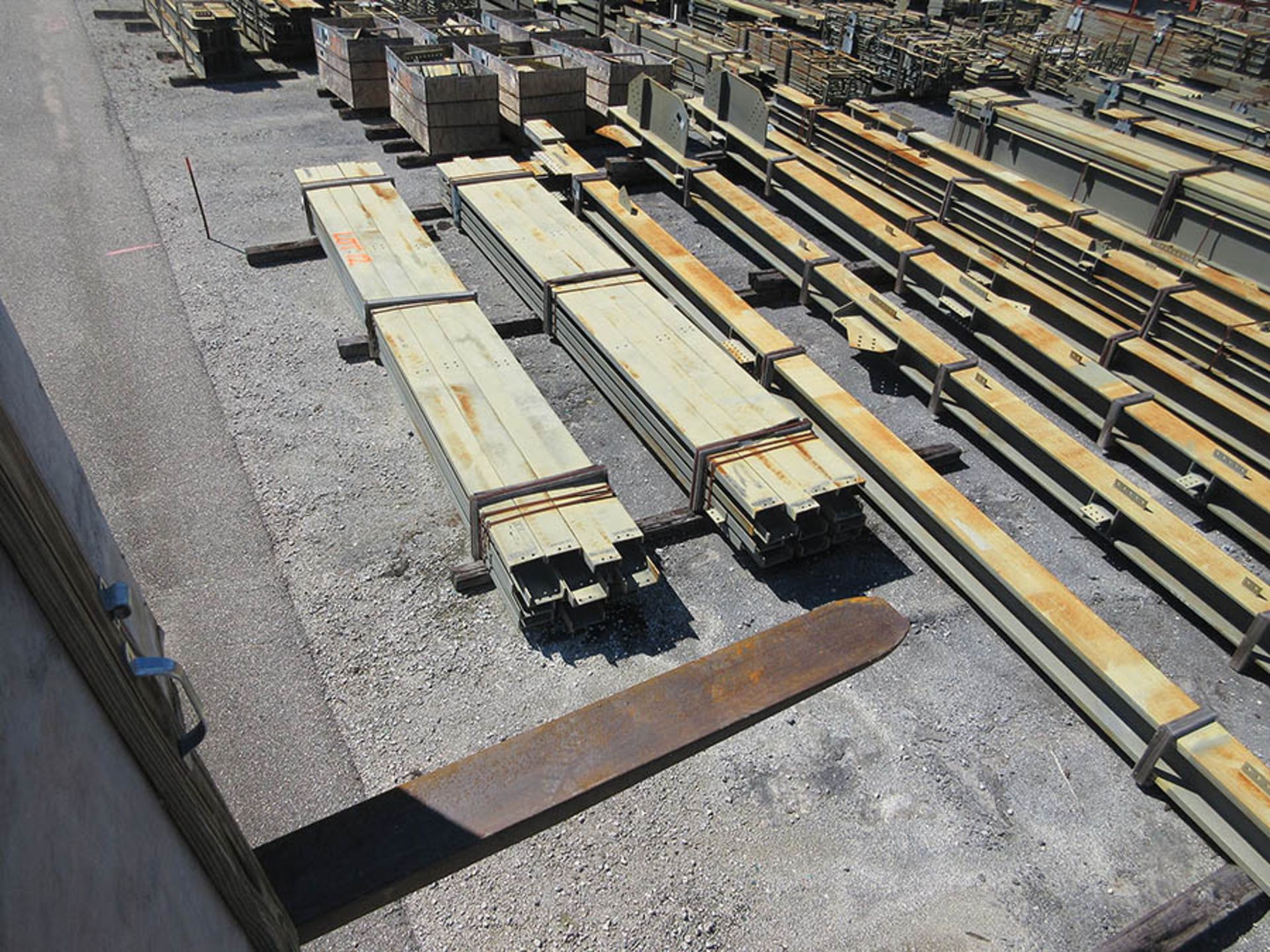 LARGE LOT OF STRUCTURAL STEEL: BEAMS, GIRDERS, BEAMS UP TO 606'' X 21'' X 20'' X 4'', LOCATION: GRID - Image 3 of 19