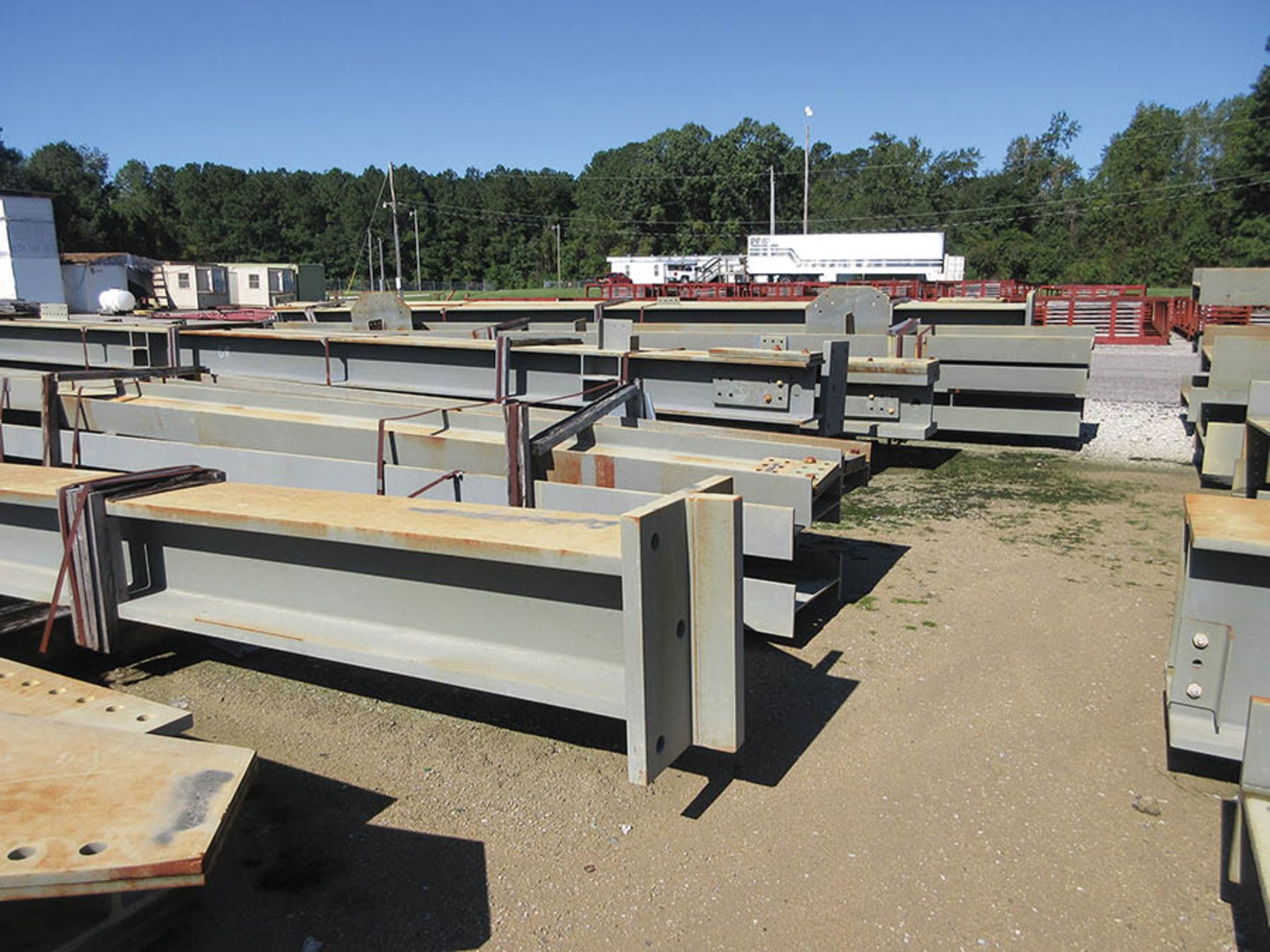LARGE LOT OF STRUCTURAL STEEL: BEAMS, COLUMNS, BEAMS UP TO 477'' X 18'' X 16'' X 3'', LOCATION: GRID - Image 14 of 19