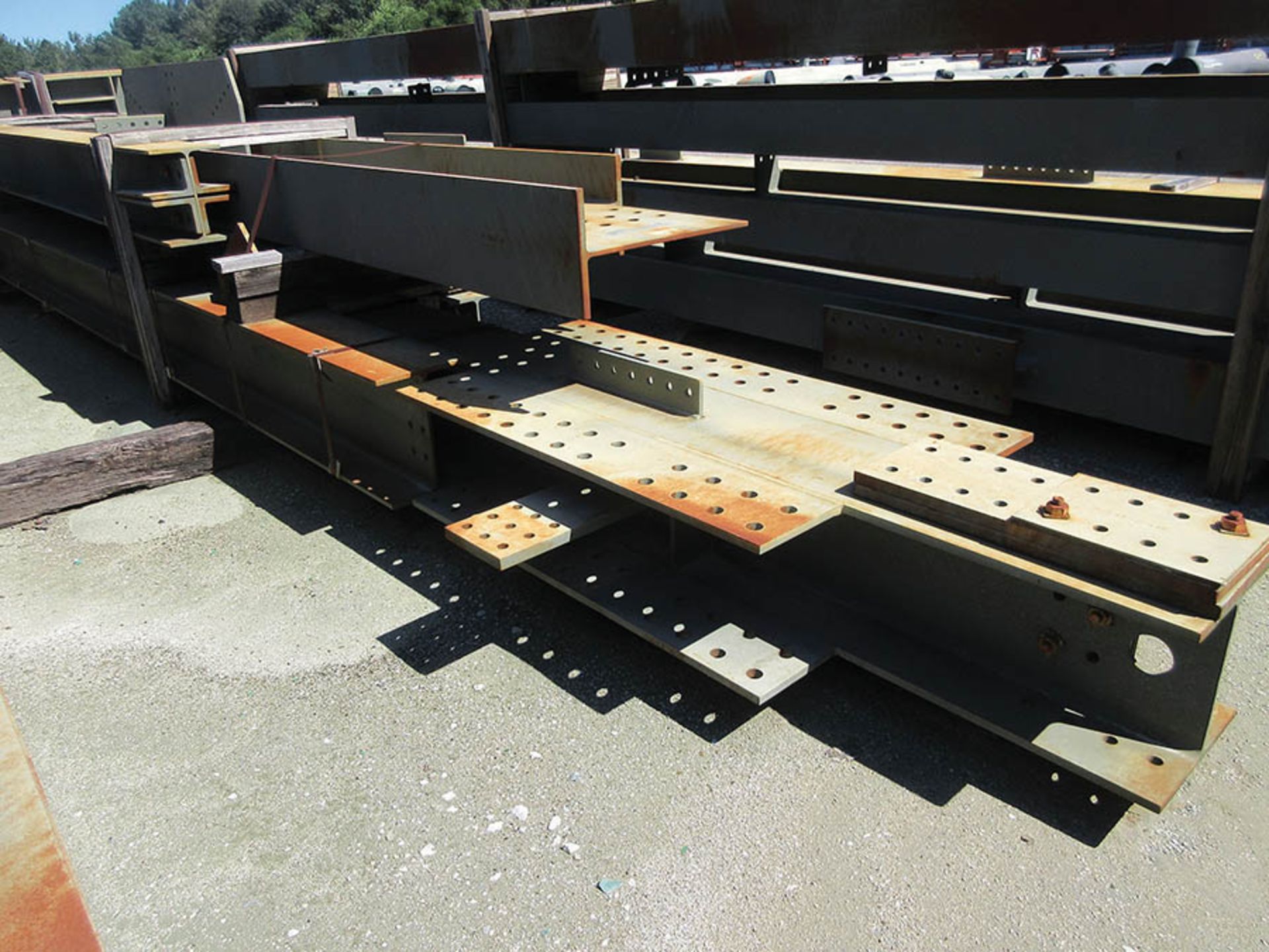 LARGE LOT OF STRUCTURAL STEEL: BEAMS, HANDRAIL, PLATE, STAIRS, BEAMS UP TO 600'' X 19'' X 17'' X - Image 23 of 28