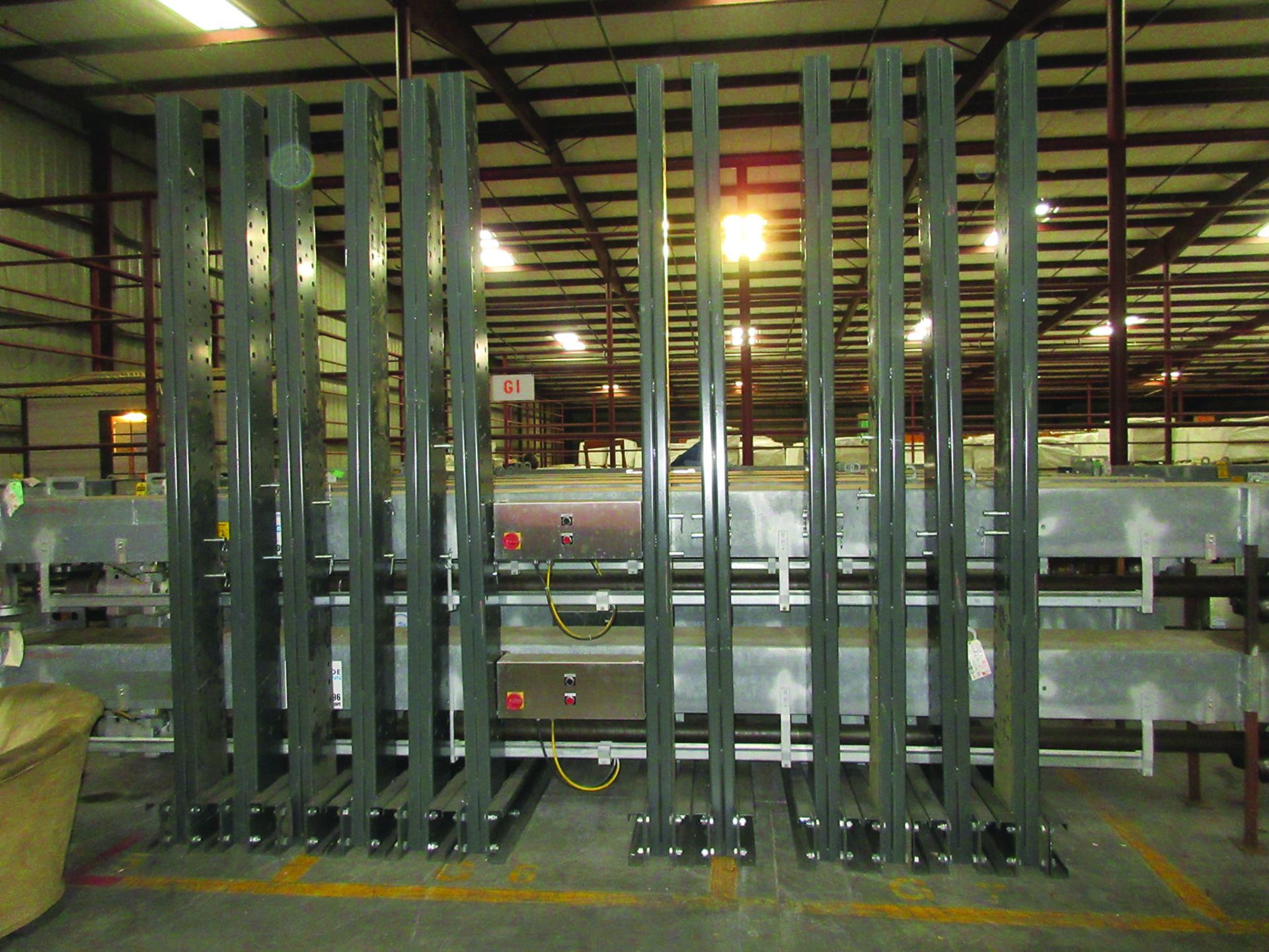 PALLET RACK AND CANTILEVER RACK: (70+/-) 4'' X 92'' CROSSBEAMS, (17) 48'' X 70'' UPRIGHTS, (12) - Image 5 of 14