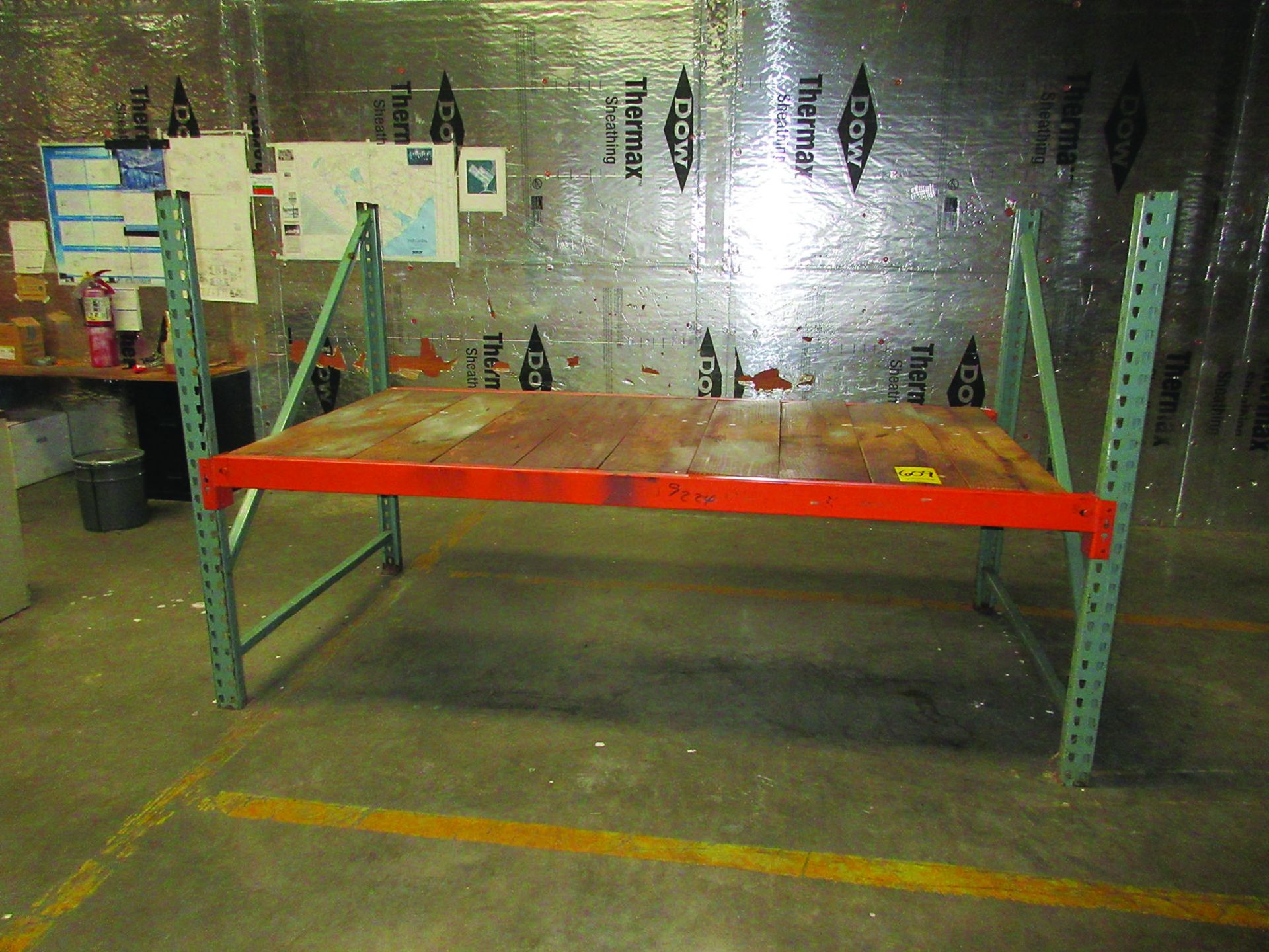 PALLET RACK AND CANTILEVER RACK: (70+/-) 4'' X 92'' CROSSBEAMS, (17) 48'' X 70'' UPRIGHTS, (12)