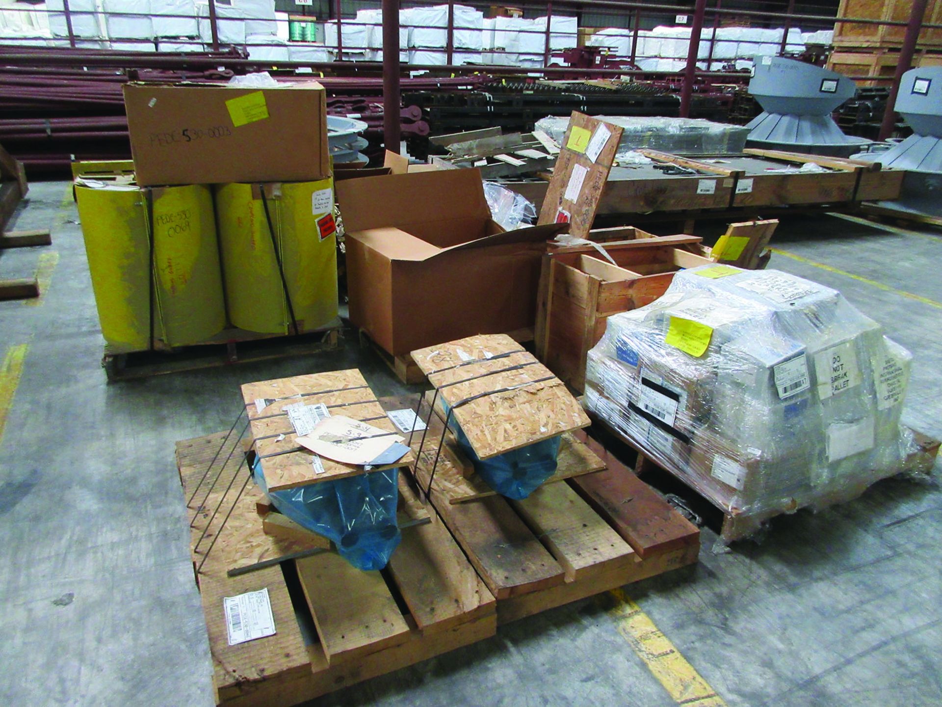 LOT OF ASSORTED PARTS: BARSETS, SHAFT COUPLINGS, COUPLING GUARDS, AND MORE, GRID A7 - Image 2 of 16