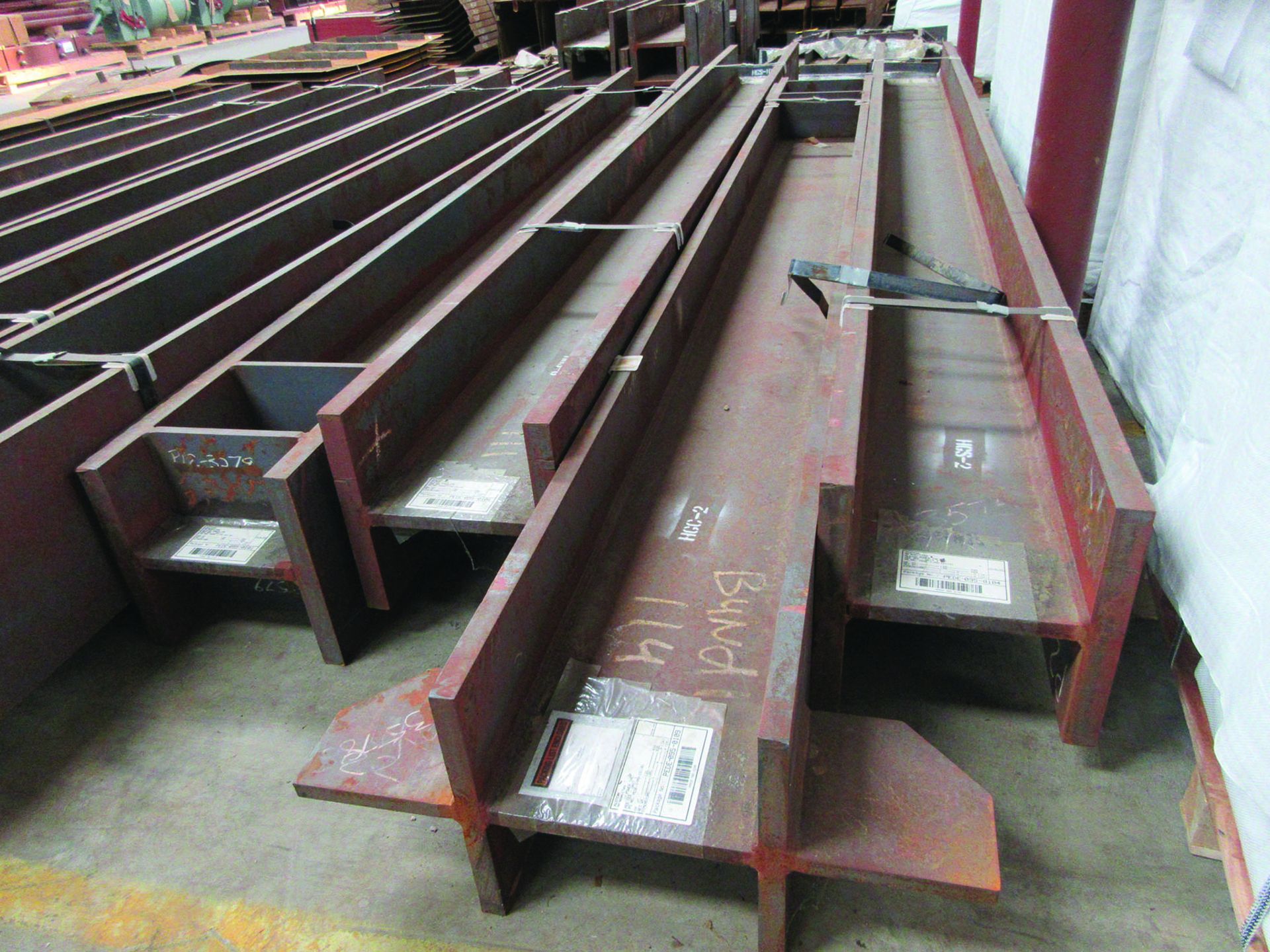 LARGE LOT OF STRUCTURAL STEEL: I-BEAMS UP TO 189'' X 16'' X 16'' X 1 3/4'', PLATE, COVERS, GRID C6 - Image 11 of 13