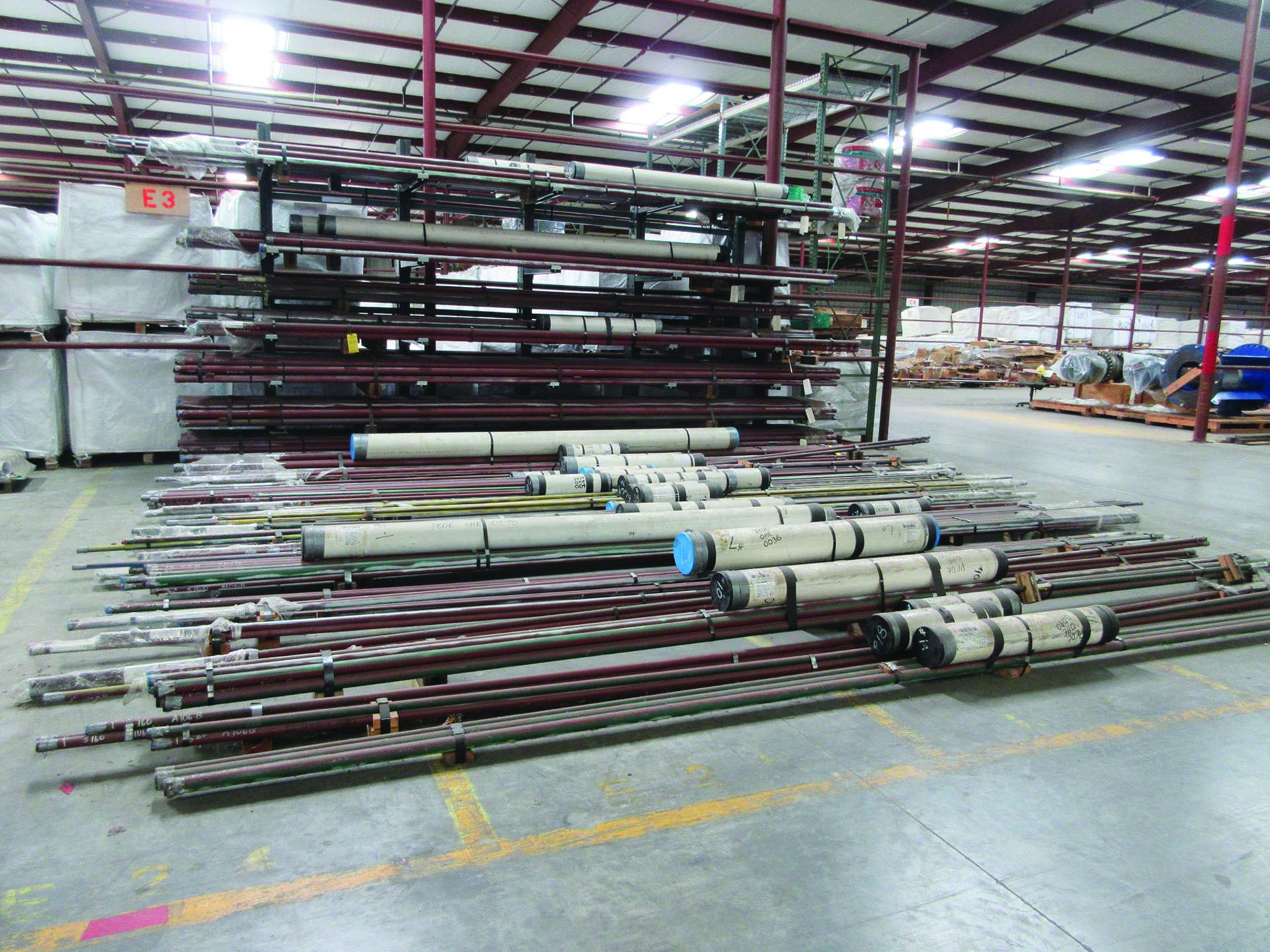 CANTILEVER RACK W/CONTENT: 120'' X 48'' X 202'', BUNDLES OF PIPE; 3/4'', 1'', 1 1/2'', 2'', MOST