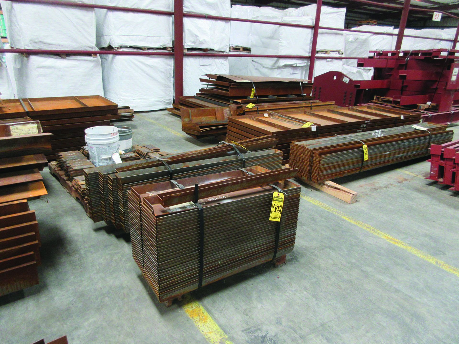 LARGE LOT OF STRUCTURAL STEEL: I-BEAMS UP TO 189'' X 16'' X 16'' X 1 3/4'', PLATE, COVERS, GRID C6 - Image 6 of 13